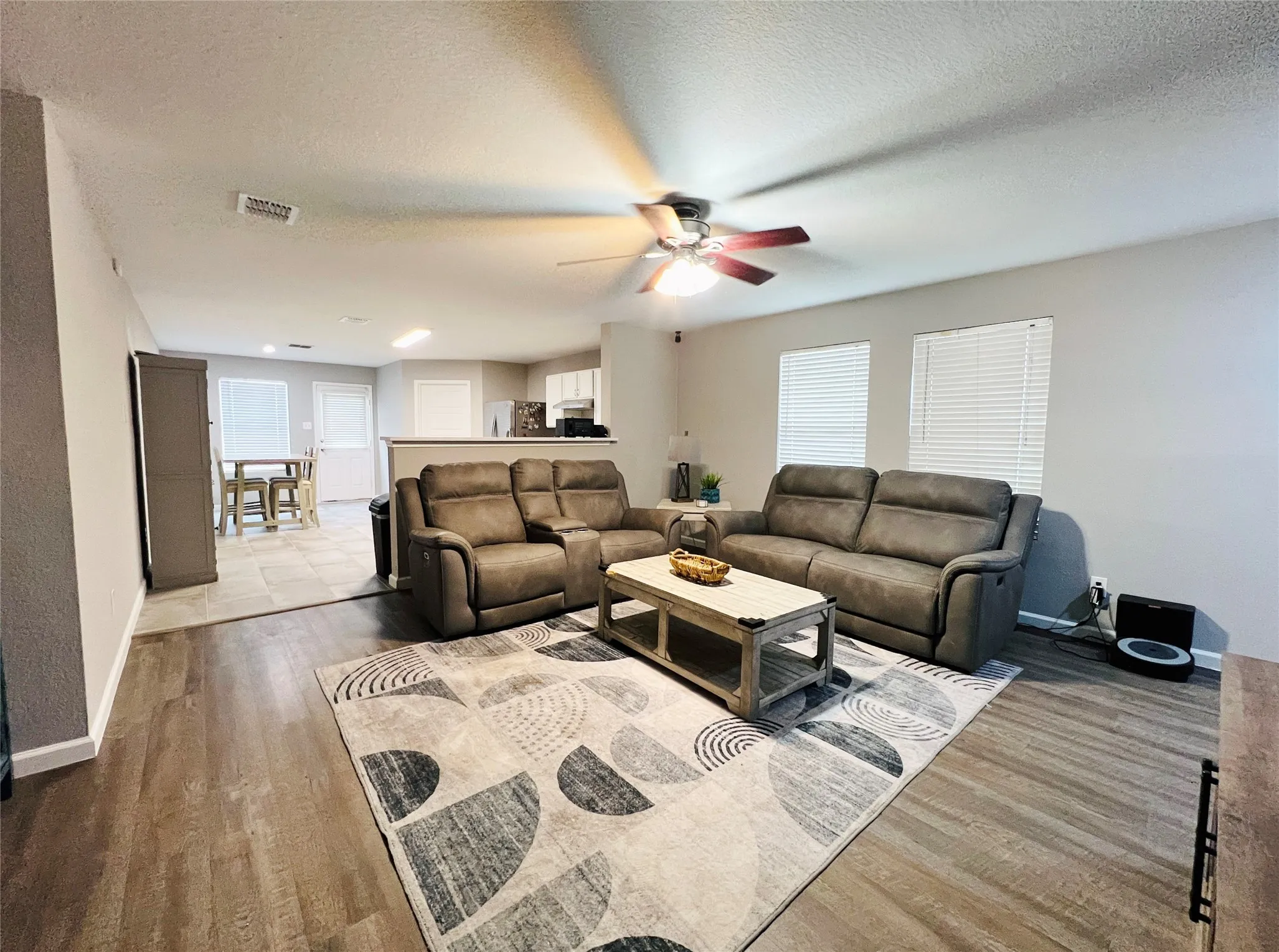 Single Family Residence For Rent in Tarrant County , 856 Poncho Lane, Fort Worth, Texas 76052, 3 Bedroom, 2 Bathroom, 2 Garage spaces, 1,586 Sqft, built in 2006, mls#21275466, Real Estate Agent in Fort Worth, Homes For Rent in Tarrant county, Homes For Rent in Fort Worth, Realtor in Fort Worth Texas, Real Estate Brokerage Independent Realty Texas, Luminita Cordes Realtor
