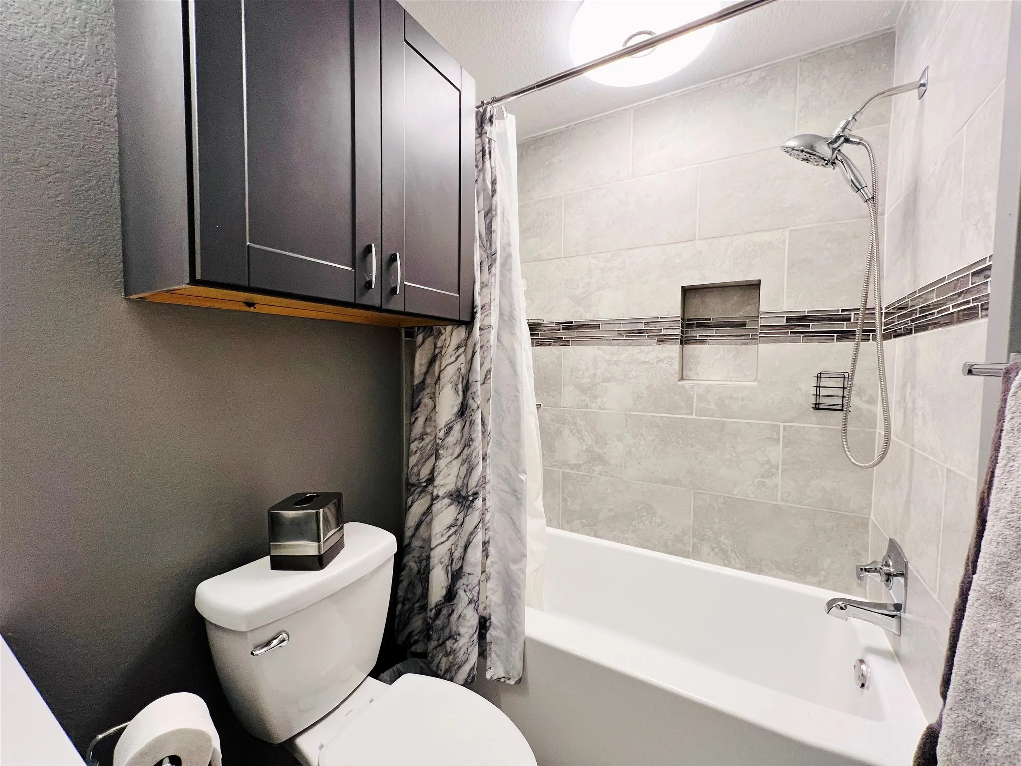 Single Family Residence For Rent in Tarrant County , 856 Poncho Lane, Fort Worth, Texas 76052, 3 Bedroom, 2 Bathroom, 2 Garage spaces, 1,586 Sqft, built in 2006, mls#21275466, Real Estate Agent in Fort Worth, Homes For Rent in Tarrant county, Homes For Rent in Fort Worth, Realtor in Fort Worth Texas, Real Estate Brokerage Independent Realty Texas, Luminita Cordes Realtor