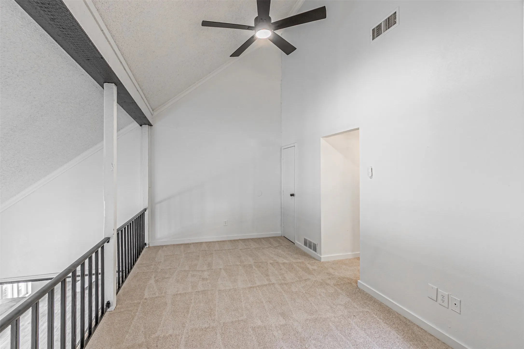 Townhouse For Sale in Dallas County , 2008 Clubridge Drive, Carrollton, Texas 75006, 3 Bedroom, 3 Bathroom, Garage spaces, 1,705 Sqft, built in 1973, Price $299,900, mls#21275469, Real Estate Agent in Carrollton, Homes For Sale in Dallas county, Homes For Sale in Carrollton, Realtor in Carrollton Texas, Real Estate Brokerage Independent Realty Texas, Luminita Cordes Realtor