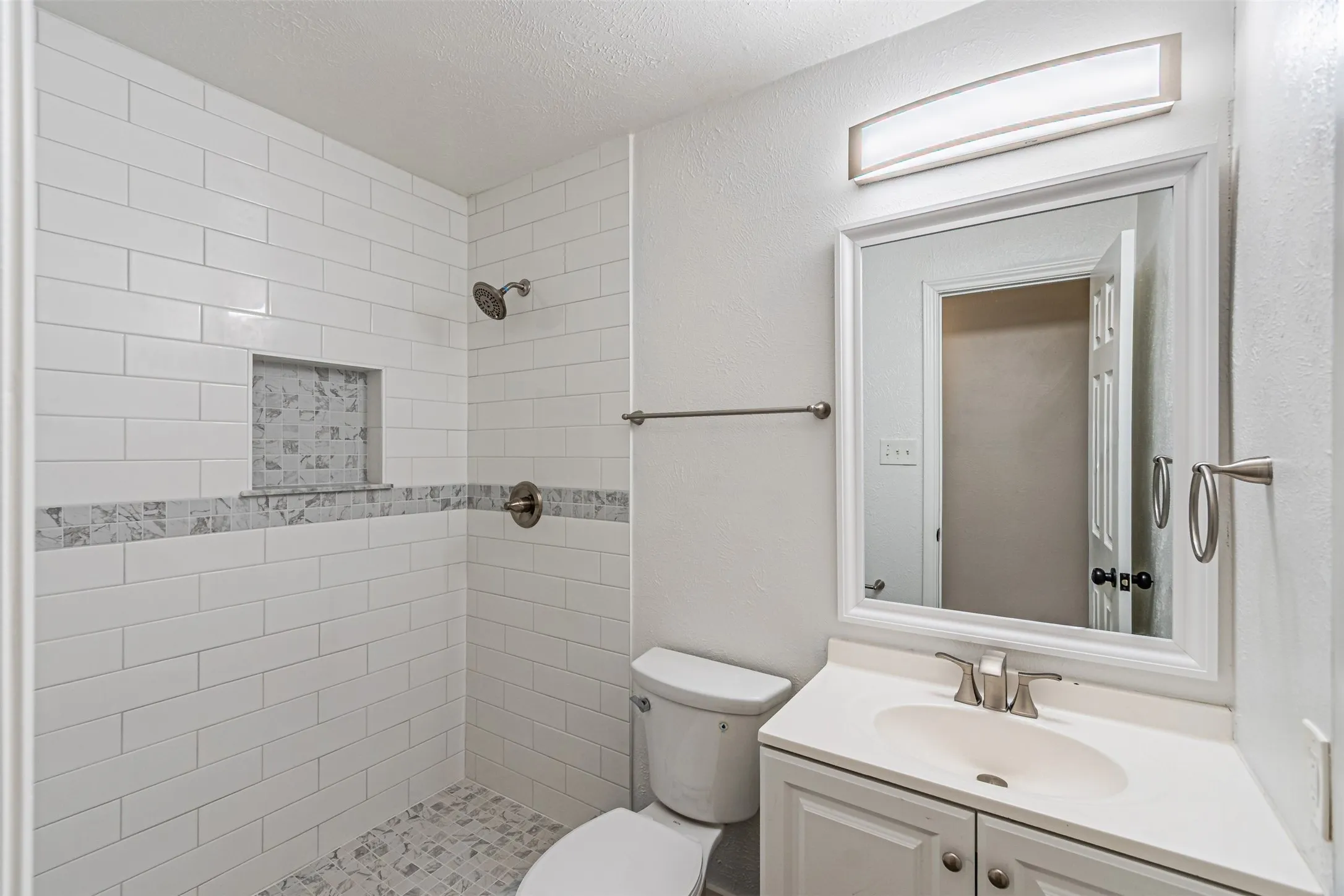Townhouse For Sale in Dallas County , 2008 Clubridge Drive, Carrollton, Texas 75006, 3 Bedroom, 3 Bathroom, Garage spaces, 1,705 Sqft, built in 1973, Price $299,900, mls#21275469, Real Estate Agent in Carrollton, Homes For Sale in Dallas county, Homes For Sale in Carrollton, Realtor in Carrollton Texas, Real Estate Brokerage Independent Realty Texas, Luminita Cordes Realtor