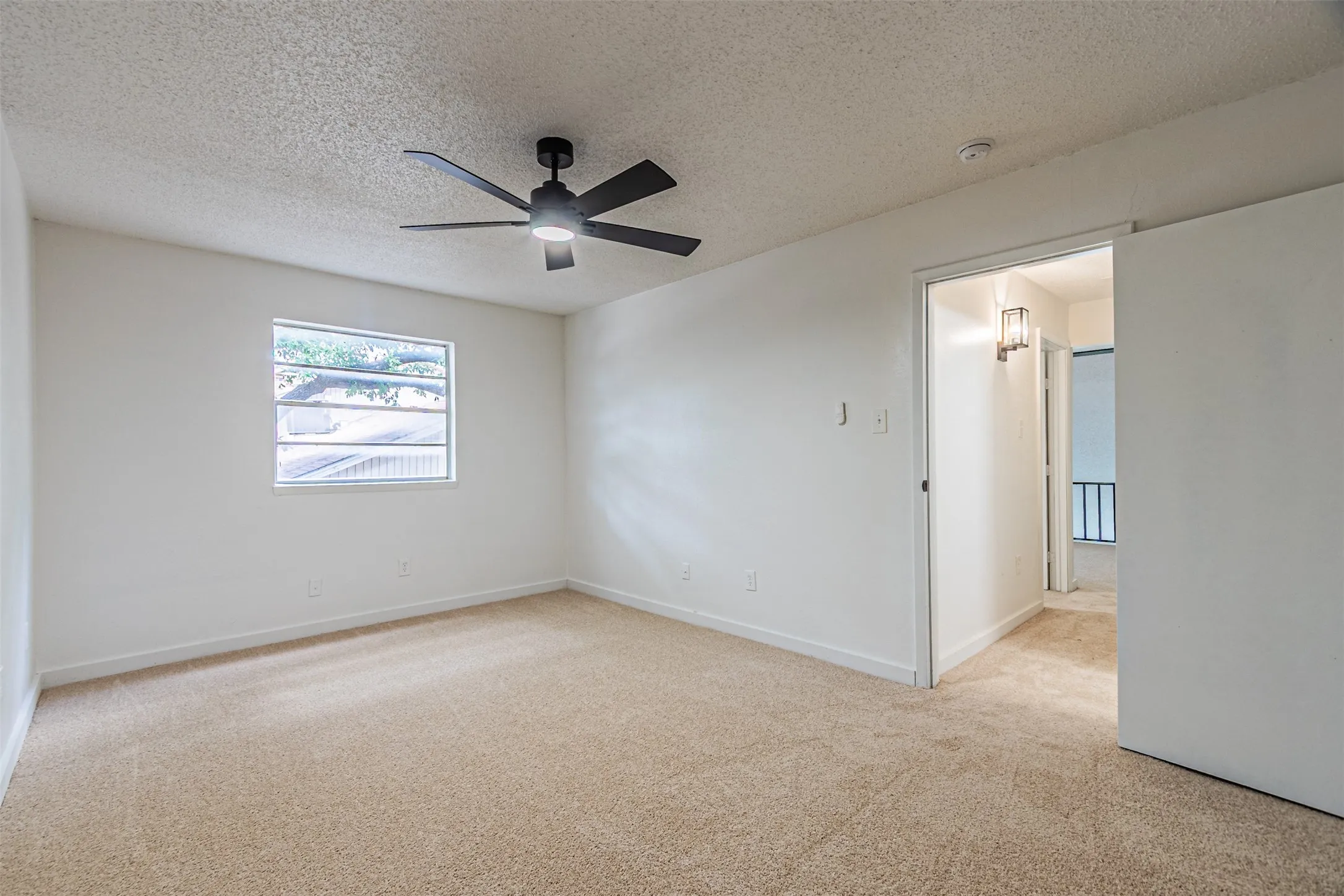 Townhouse For Sale in Dallas County , 2008 Clubridge Drive, Carrollton, Texas 75006, 3 Bedroom, 3 Bathroom, Garage spaces, 1,705 Sqft, built in 1973, Price $299,900, mls#21275469, Real Estate Agent in Carrollton, Homes For Sale in Dallas county, Homes For Sale in Carrollton, Realtor in Carrollton Texas, Real Estate Brokerage Independent Realty Texas, Luminita Cordes Realtor