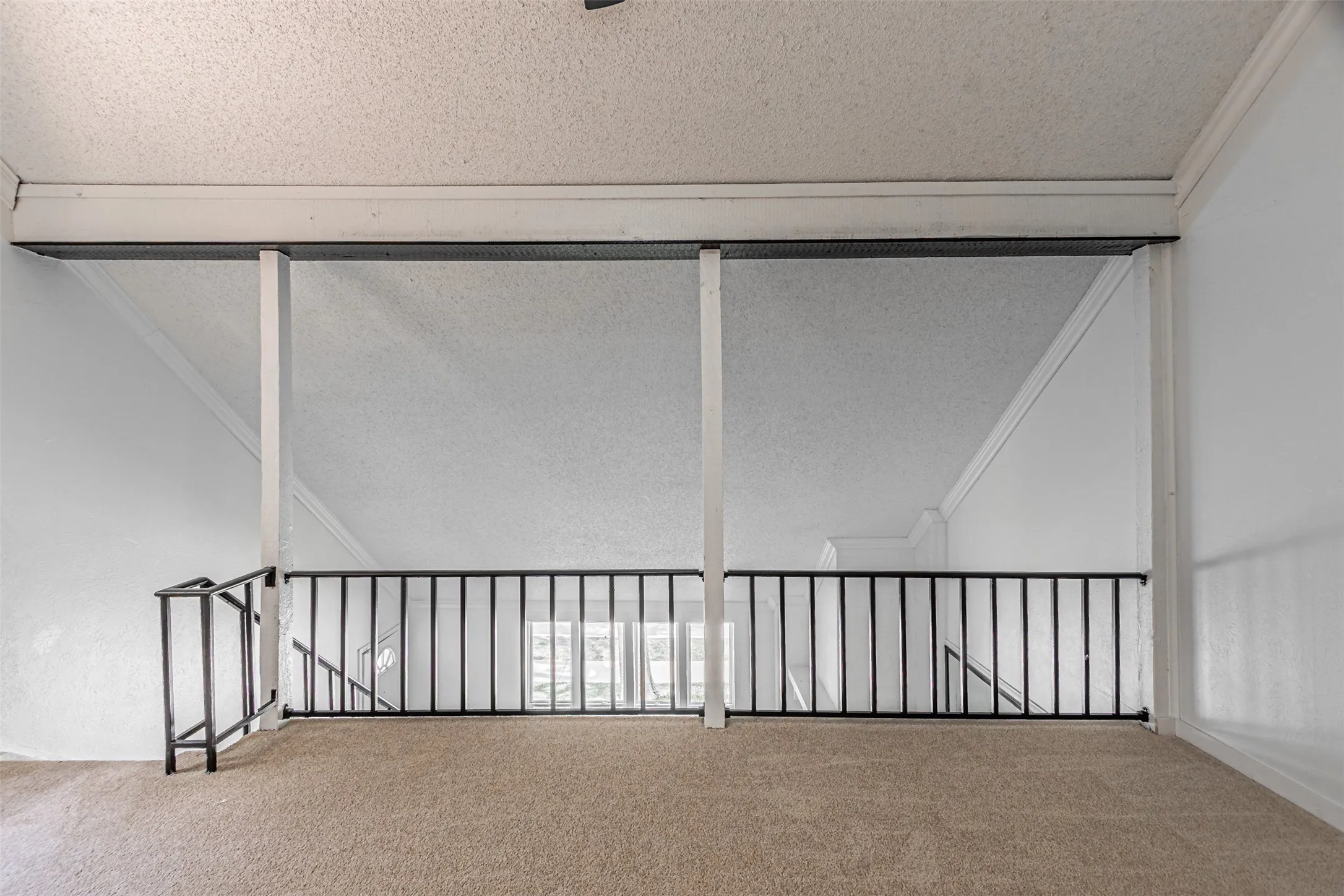 Townhouse For Sale in Dallas County , 2008 Clubridge Drive, Carrollton, Texas 75006, 3 Bedroom, 3 Bathroom, Garage spaces, 1,705 Sqft, built in 1973, Price $299,900, mls#21275469, Real Estate Agent in Carrollton, Homes For Sale in Dallas county, Homes For Sale in Carrollton, Realtor in Carrollton Texas, Real Estate Brokerage Independent Realty Texas, Luminita Cordes Realtor