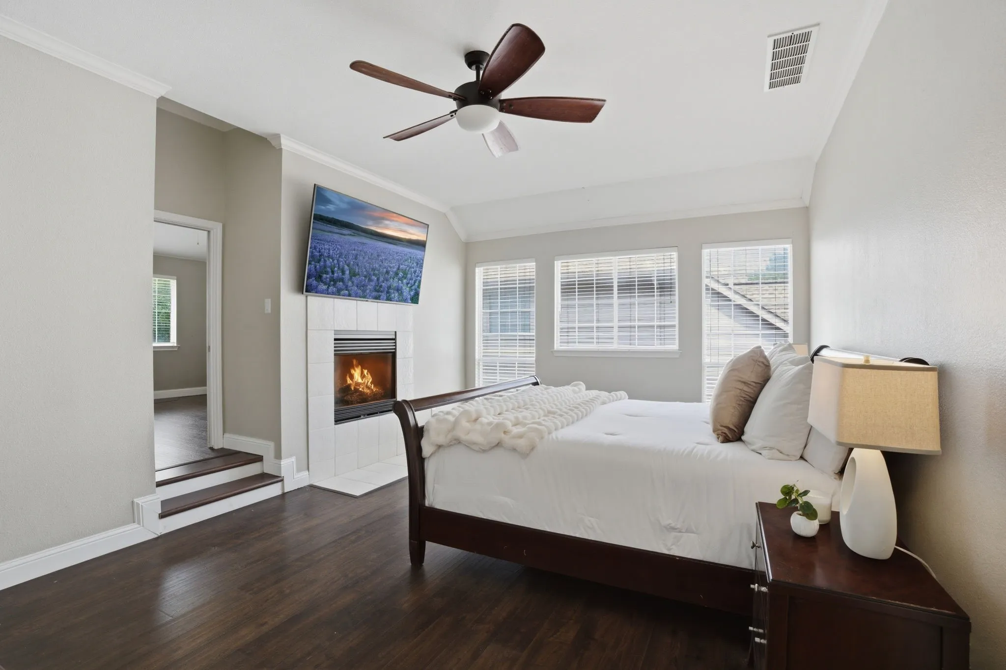 Primary bedroom with adjoining flex room