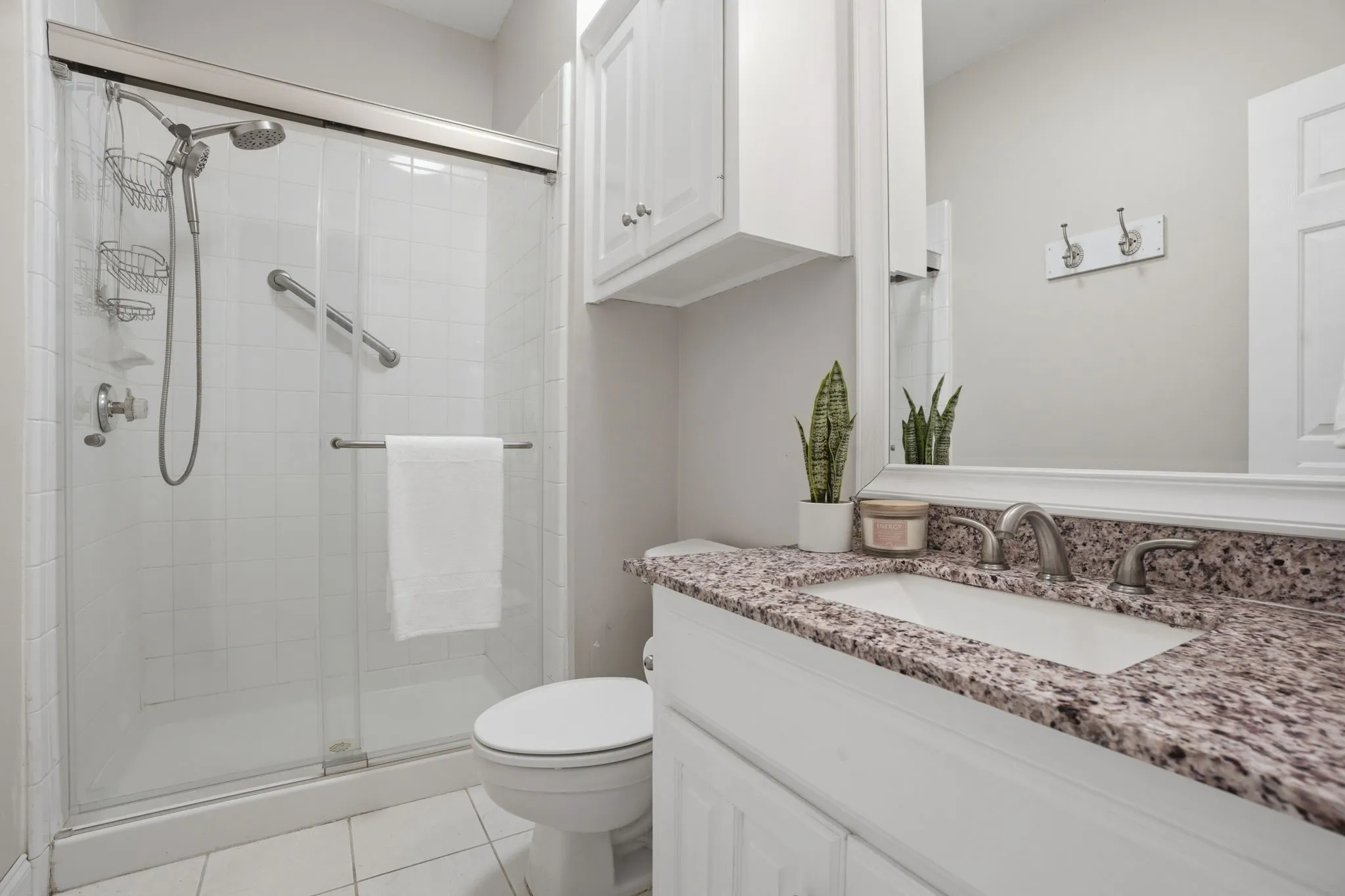 Downstairs full bathroom