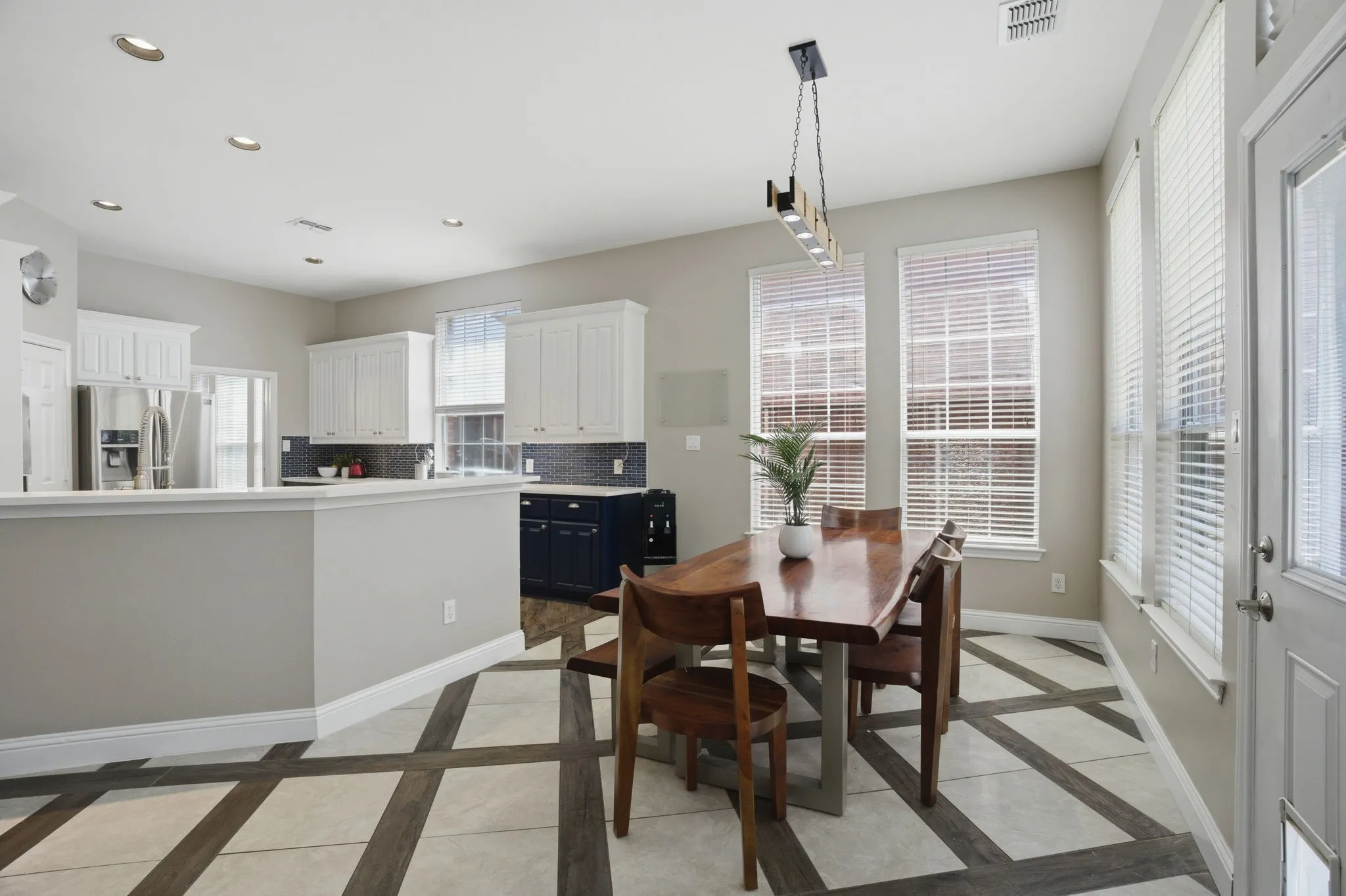 Single Family Residence For Sale in Collin County , 1804 Cross Point Road, Mc Kinney, Texas 75072, 5 Bedroom, 4 Bathroom, 2 Garage spaces, 3,614 Sqft, built in 1996, mls#21260620, Real Estate Agent in Mc Kinney, Homes For Sale in Collin county, Homes For Sale in Mc Kinney, Realtor in Mc Kinney Texas, Real Estate Brokerage Independent Realty Texas, Luminita Cordes Realtor