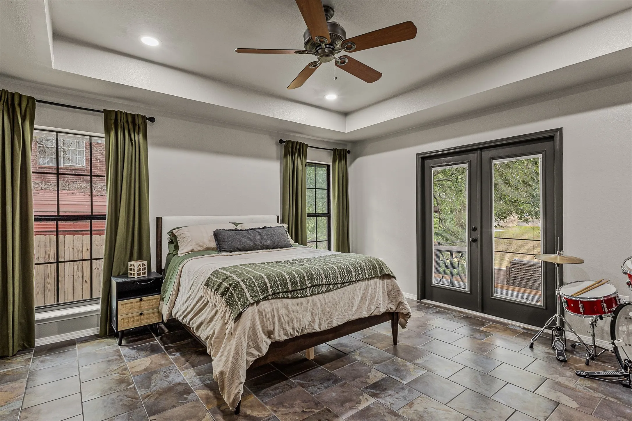 Single Family Residence For Sale in Henderson County , 129 Donna Drive, Gun Barrel City, Texas 75156, 3 Bedroom, 3 Bathroom, 2 Garage spaces, 1,755 Sqft, built in 2008, mls#21275239, Real Estate Agent in Gun Barrel City, Homes For Sale in Henderson county, Homes For Sale in Gun Barrel City, Realtor in Gun Barrel City Texas, Real Estate Brokerage Independent Realty Texas, Luminita Cordes Realtor