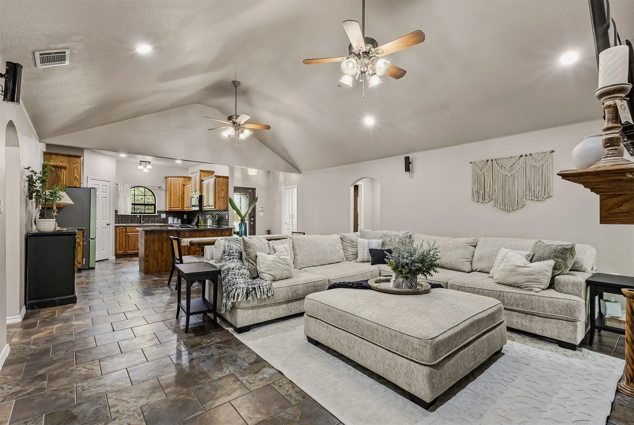 Single Family Residence For Sale in Henderson County , 129 Donna Drive, Gun Barrel City, Texas 75156, 3 Bedroom, 3 Bathroom, 2 Garage spaces, 1,755 Sqft, built in 2008, mls#21275239, Real Estate Agent in Gun Barrel City, Homes For Sale in Henderson county, Homes For Sale in Gun Barrel City, Realtor in Gun Barrel City Texas, Real Estate Brokerage Independent Realty Texas, Luminita Cordes Realtor