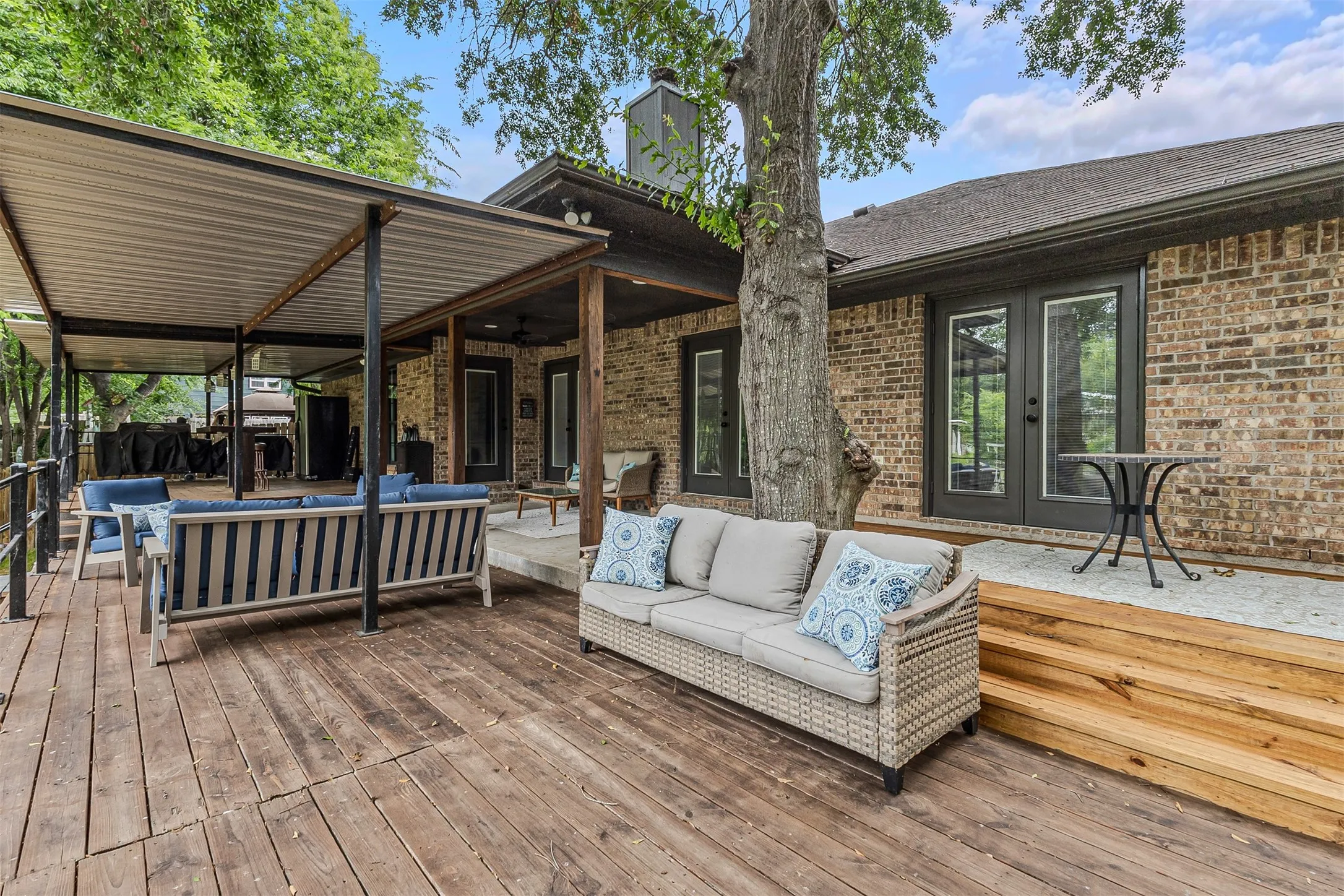 Single Family Residence For Sale in Henderson County , 129 Donna Drive, Gun Barrel City, Texas 75156, 3 Bedroom, 3 Bathroom, 2 Garage spaces, 1,755 Sqft, built in 2008, mls#21275239, Real Estate Agent in Gun Barrel City, Homes For Sale in Henderson county, Homes For Sale in Gun Barrel City, Realtor in Gun Barrel City Texas, Real Estate Brokerage Independent Realty Texas, Luminita Cordes Realtor