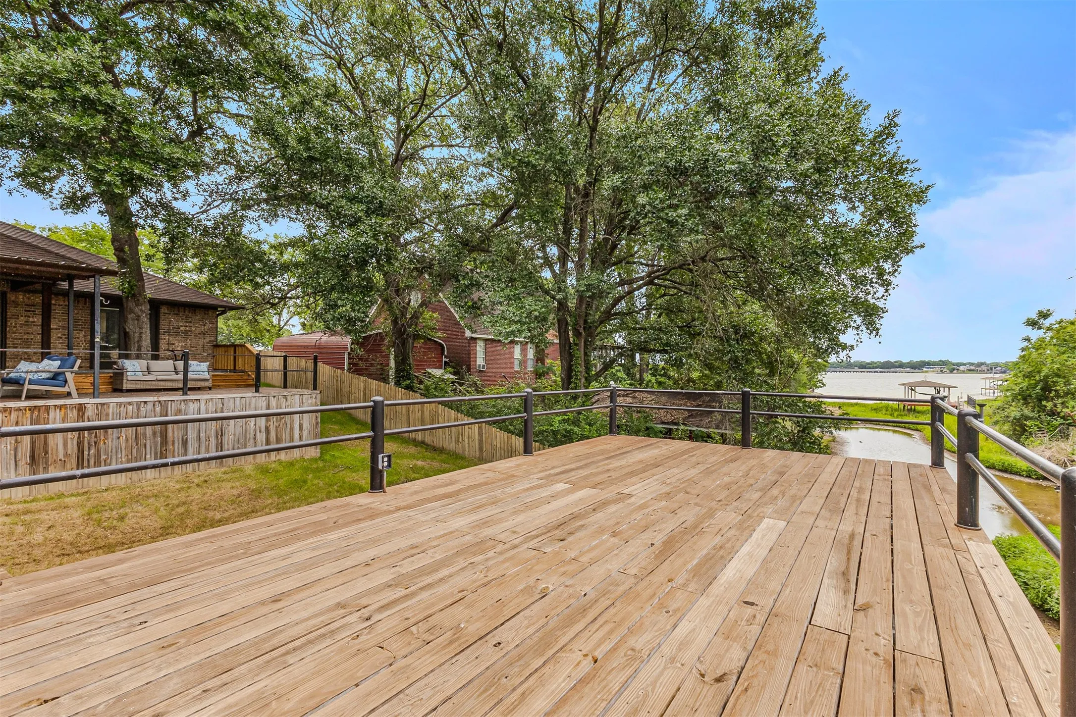 Single Family Residence For Sale in Henderson County , 129 Donna Drive, Gun Barrel City, Texas 75156, 3 Bedroom, 3 Bathroom, 2 Garage spaces, 1,755 Sqft, built in 2008, mls#21275239, Real Estate Agent in Gun Barrel City, Homes For Sale in Henderson county, Homes For Sale in Gun Barrel City, Realtor in Gun Barrel City Texas, Real Estate Brokerage Independent Realty Texas, Luminita Cordes Realtor