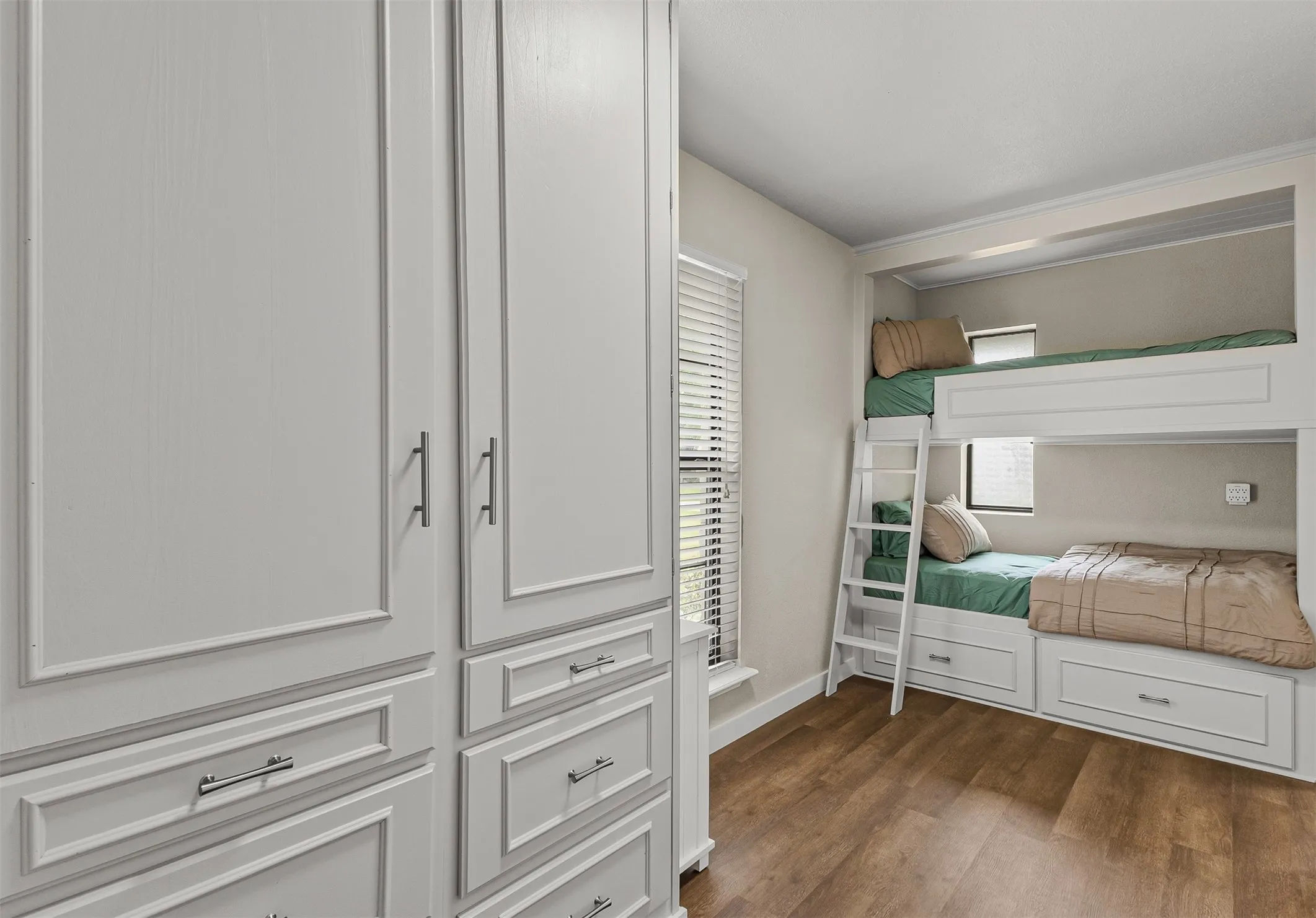 Single Family Residence For Sale in Henderson County , 129 Donna Drive, Gun Barrel City, Texas 75156, 3 Bedroom, 3 Bathroom, 2 Garage spaces, 1,755 Sqft, built in 2008, mls#21275239, Real Estate Agent in Gun Barrel City, Homes For Sale in Henderson county, Homes For Sale in Gun Barrel City, Realtor in Gun Barrel City Texas, Real Estate Brokerage Independent Realty Texas, Luminita Cordes Realtor