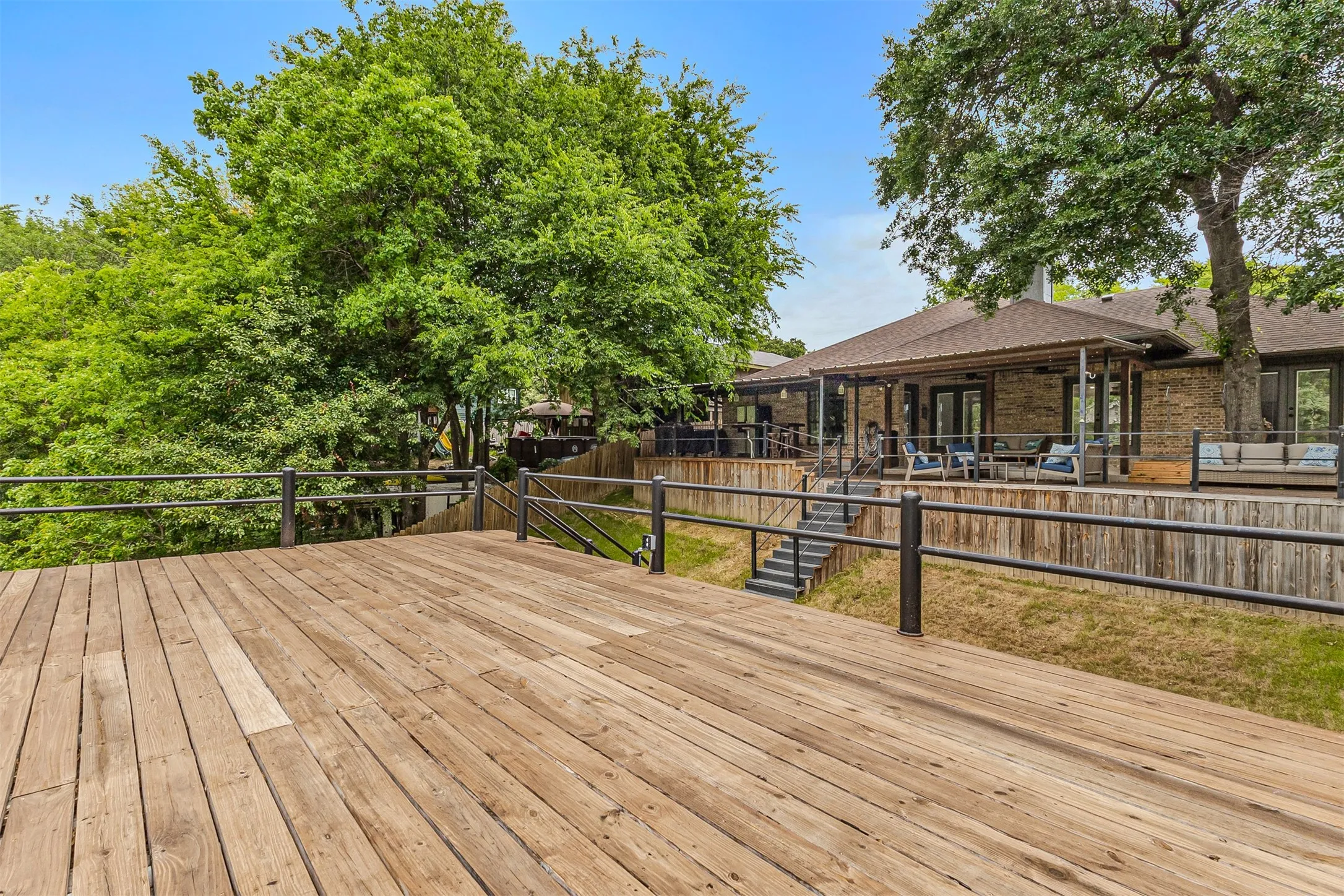 Single Family Residence For Sale in Henderson County , 129 Donna Drive, Gun Barrel City, Texas 75156, 3 Bedroom, 3 Bathroom, 2 Garage spaces, 1,755 Sqft, built in 2008, mls#21275239, Real Estate Agent in Gun Barrel City, Homes For Sale in Henderson county, Homes For Sale in Gun Barrel City, Realtor in Gun Barrel City Texas, Real Estate Brokerage Independent Realty Texas, Luminita Cordes Realtor