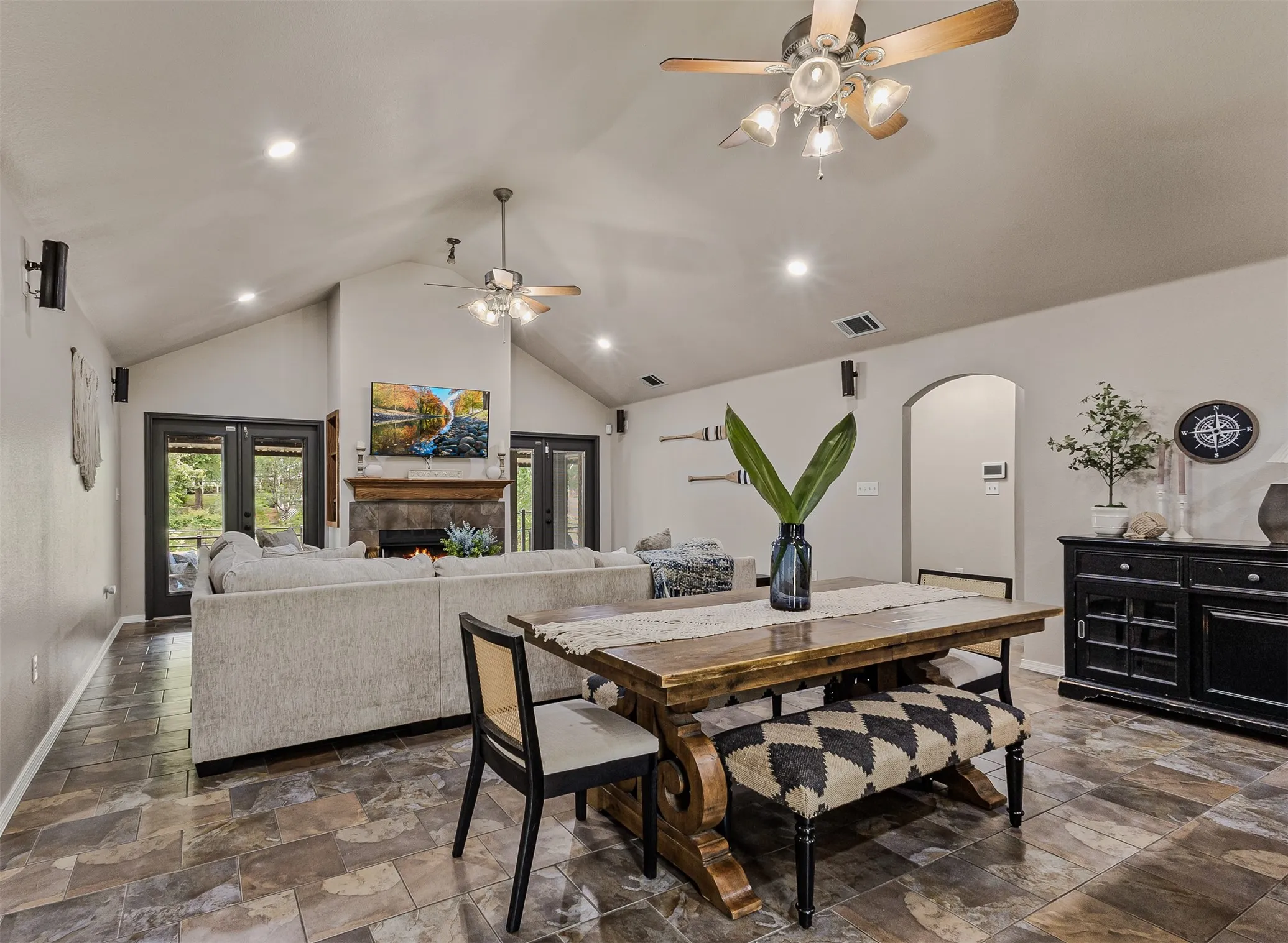 Single Family Residence For Sale in Henderson County , 129 Donna Drive, Gun Barrel City, Texas 75156, 3 Bedroom, 3 Bathroom, 2 Garage spaces, 1,755 Sqft, built in 2008, mls#21275239, Real Estate Agent in Gun Barrel City, Homes For Sale in Henderson county, Homes For Sale in Gun Barrel City, Realtor in Gun Barrel City Texas, Real Estate Brokerage Independent Realty Texas, Luminita Cordes Realtor