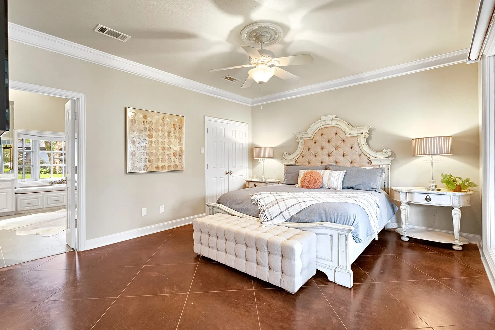 Single Family Residence For Sale in Henderson County , 103 Glenn Road, Mabank, Texas 75156, 5 Bedroom, 5 Bathroom, 2 Garage spaces, 4,400 Sqft, built in 1991, mls#21271343, Real Estate Agent in Mabank, Homes For Sale in Henderson county, Homes For Sale in Mabank, Realtor in Mabank Texas, Real Estate Brokerage Independent Realty Texas, Luminita Cordes Realtor