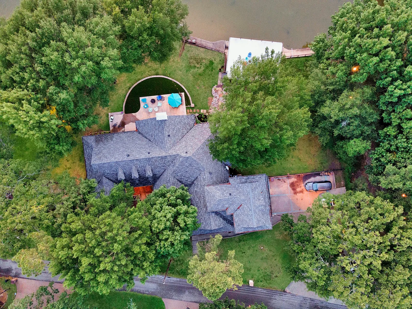 Single Family Residence For Sale in Henderson County , 103 Glenn Road, Mabank, Texas 75156, 5 Bedroom, 5 Bathroom, 2 Garage spaces, 4,400 Sqft, built in 1991, mls#21271343, Real Estate Agent in Mabank, Homes For Sale in Henderson county, Homes For Sale in Mabank, Realtor in Mabank Texas, Real Estate Brokerage Independent Realty Texas, Luminita Cordes Realtor