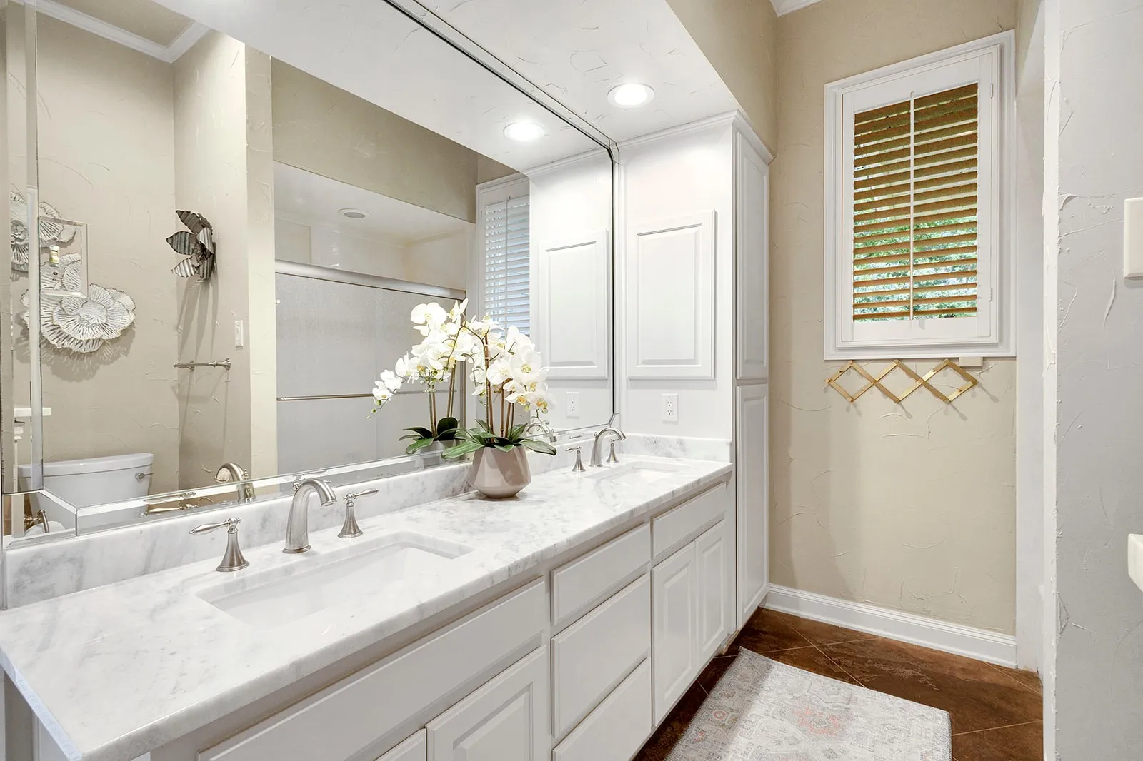 Downstairs Jack & Jill Bathroom