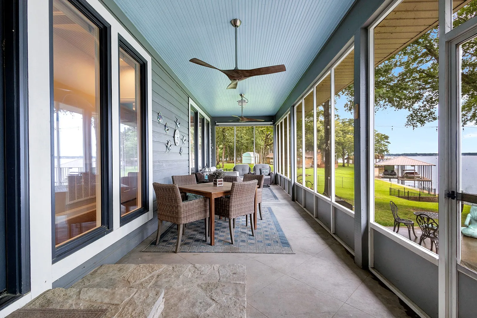 Screened in Porch with Projector & Screen
