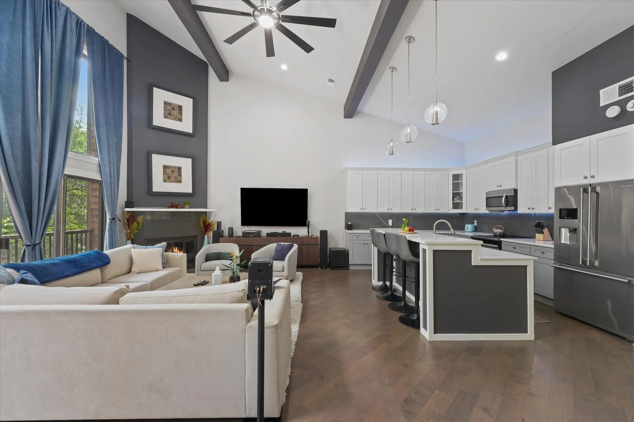 Condominium For Sale in Dallas County , 7418 Fair Oaks Avenue G, Dallas, Texas 75231, 3 Bedroom, 3 Bathroom, 2 Garage spaces, 2,230 Sqft, built in 1974, mls#21269527, Real Estate Agent in Dallas, Homes For Sale in Dallas county, Homes For Sale in Dallas, Realtor in Dallas Texas, Real Estate Brokerage Independent Realty Texas, Luminita Cordes Realtor