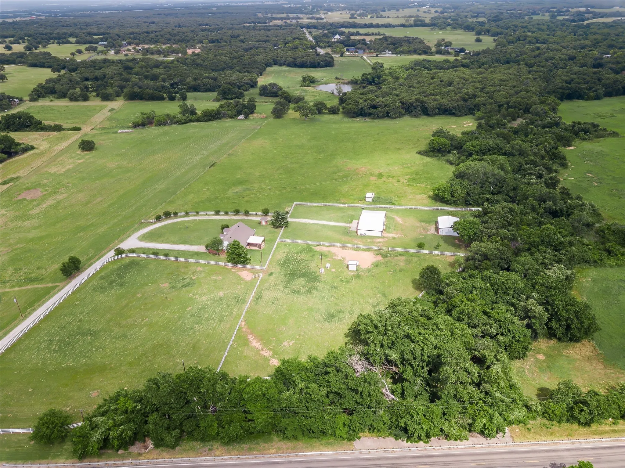 Single Family Residence For Sale in Wise County , 2113 FM 2123, Paradise, Texas 76073, 3 Bedroom, 2 Bathroom, 2 Garage spaces, 1,830 Sqft, built in 2002, mls#21275502, Real Estate Agent in Paradise, Homes For Sale in Wise county, Homes For Sale in Paradise, Realtor in Paradise Texas, Real Estate Brokerage Independent Realty Texas, Luminita Cordes Realtor