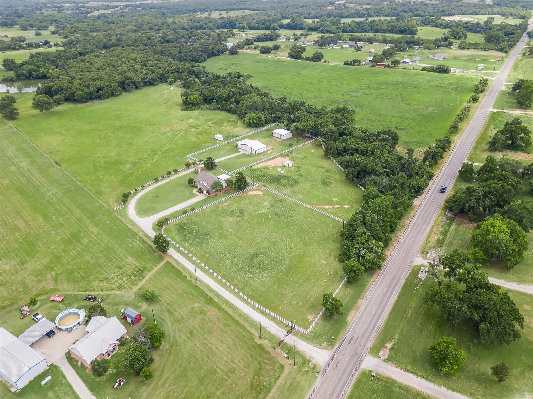 Single Family Residence For Sale in Wise County , 2113 FM 2123, Paradise, Texas 76073, 3 Bedroom, 2 Bathroom, 2 Garage spaces, 1,830 Sqft, built in 2002, mls#21275502, Real Estate Agent in Paradise, Homes For Sale in Wise county, Homes For Sale in Paradise, Realtor in Paradise Texas, Real Estate Brokerage Independent Realty Texas, Luminita Cordes Realtor