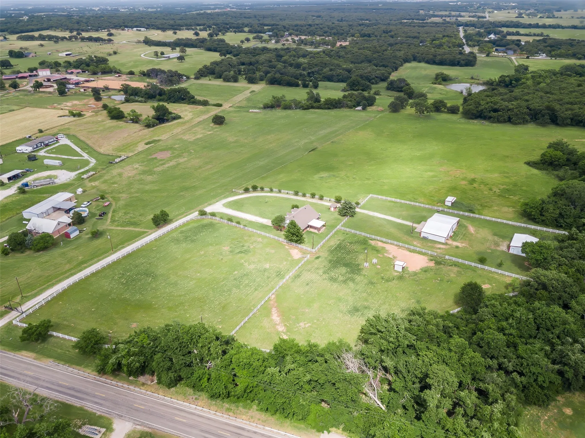 Single Family Residence For Sale in Wise County , 2113 FM 2123, Paradise, Texas 76073, 3 Bedroom, 2 Bathroom, 2 Garage spaces, 1,830 Sqft, built in 2002, mls#21275502, Real Estate Agent in Paradise, Homes For Sale in Wise county, Homes For Sale in Paradise, Realtor in Paradise Texas, Real Estate Brokerage Independent Realty Texas, Luminita Cordes Realtor
