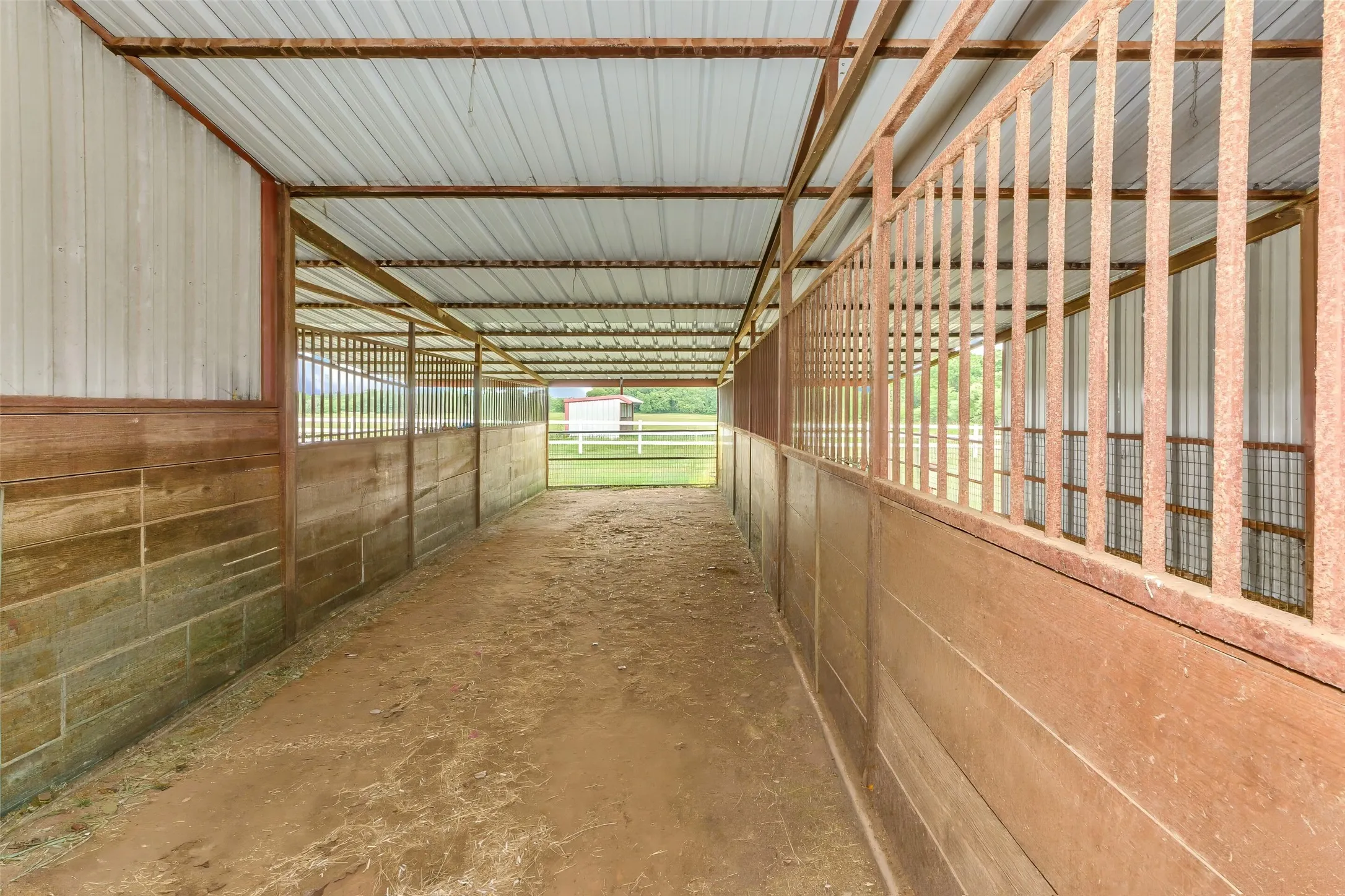 Single Family Residence For Sale in Wise County , 2113 FM 2123, Paradise, Texas 76073, 3 Bedroom, 2 Bathroom, 2 Garage spaces, 1,830 Sqft, built in 2002, mls#21275502, Real Estate Agent in Paradise, Homes For Sale in Wise county, Homes For Sale in Paradise, Realtor in Paradise Texas, Real Estate Brokerage Independent Realty Texas, Luminita Cordes Realtor