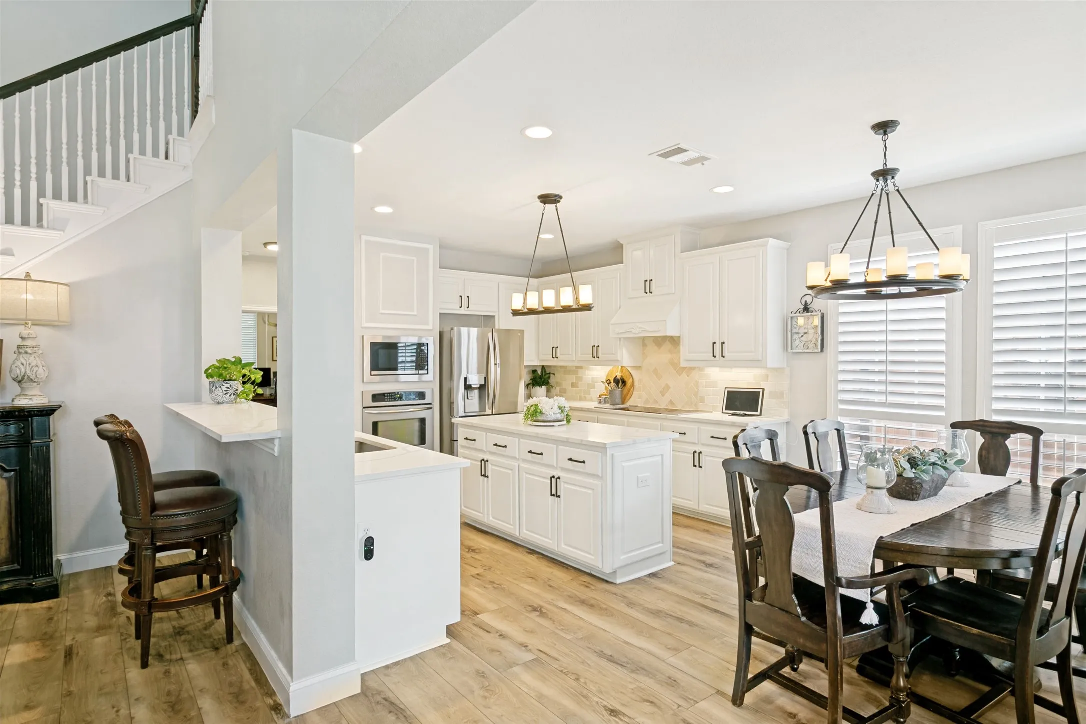 Single Family Residence For Sale in Tarrant County , 525 Sorenson Trail, Keller, Texas 76248, 5 Bedroom, 4 Bathroom, 2 Garage spaces, 3,392 Sqft, built in 1999, Price $784,000, mls#21266960, Real Estate Agent in Keller, Homes For Sale in Tarrant county, Homes For Sale in Keller, Realtor in Keller Texas, Real Estate Brokerage Independent Realty Texas, Luminita Cordes Realtor