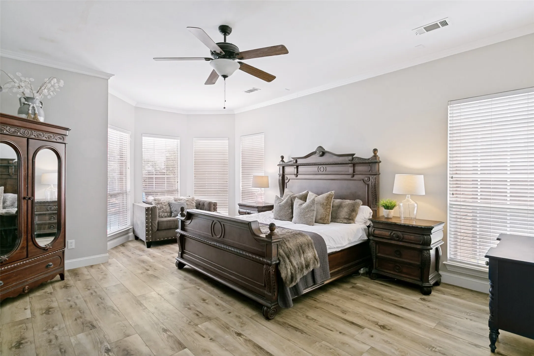 Single Family Residence For Sale in Tarrant County , 525 Sorenson Trail, Keller, Texas 76248, 5 Bedroom, 4 Bathroom, 2 Garage spaces, 3,392 Sqft, built in 1999, Price $784,000, mls#21266960, Real Estate Agent in Keller, Homes For Sale in Tarrant county, Homes For Sale in Keller, Realtor in Keller Texas, Real Estate Brokerage Independent Realty Texas, Luminita Cordes Realtor