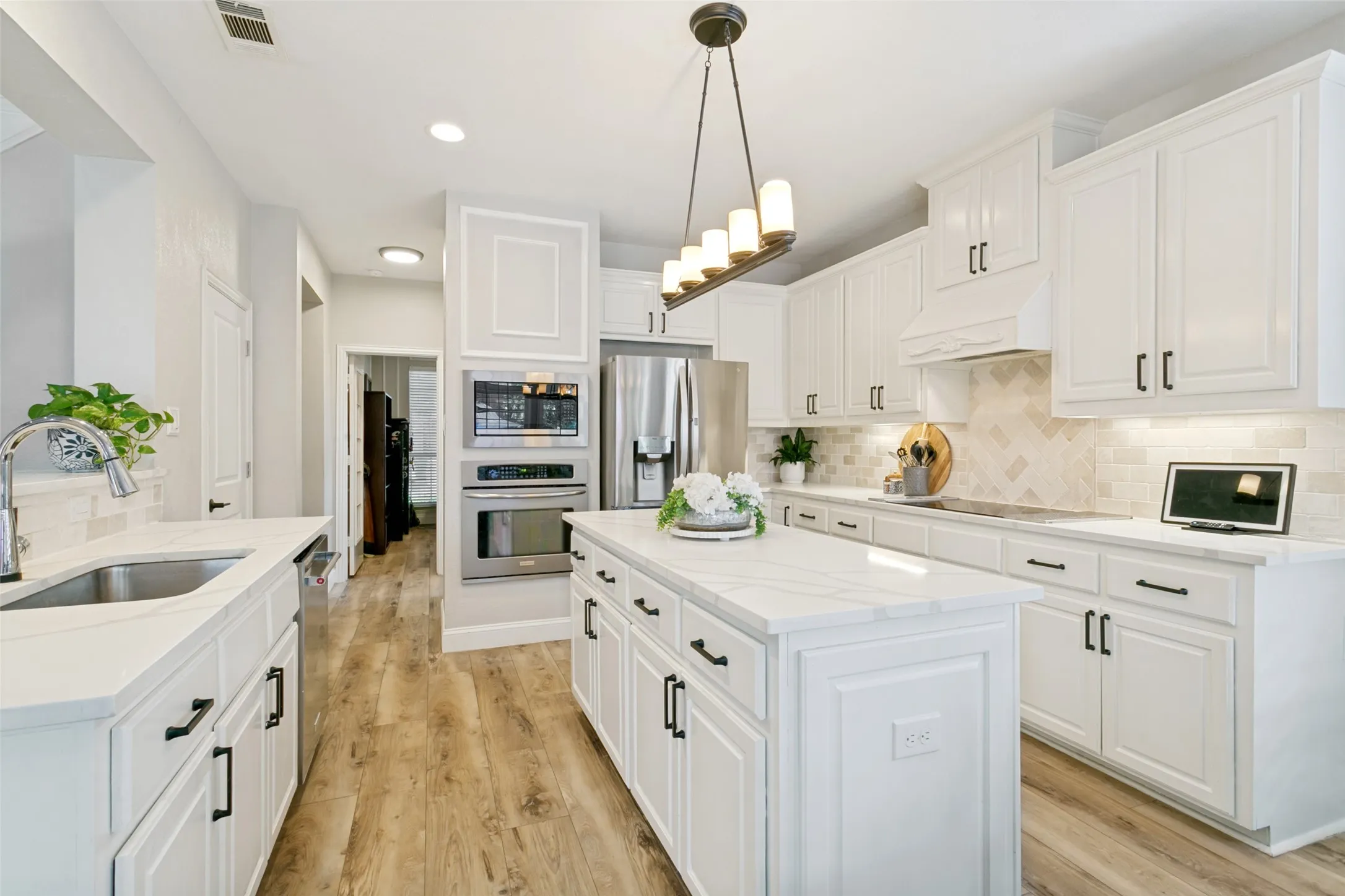 Single Family Residence For Sale in Tarrant County , 525 Sorenson Trail, Keller, Texas 76248, 5 Bedroom, 4 Bathroom, 2 Garage spaces, 3,392 Sqft, built in 1999, Price $784,000, mls#21266960, Real Estate Agent in Keller, Homes For Sale in Tarrant county, Homes For Sale in Keller, Realtor in Keller Texas, Real Estate Brokerage Independent Realty Texas, Luminita Cordes Realtor