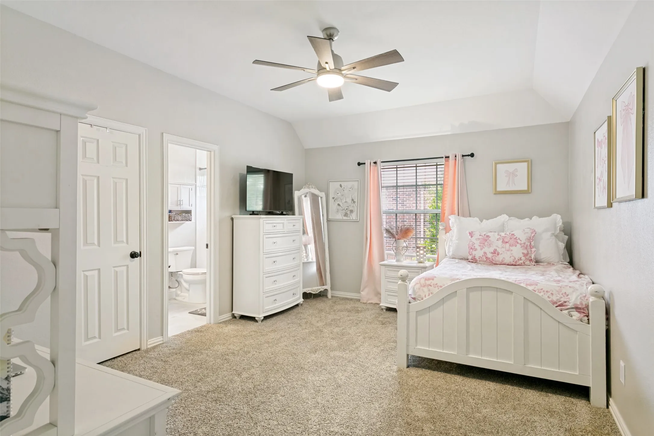 Single Family Residence For Sale in Tarrant County , 525 Sorenson Trail, Keller, Texas 76248, 5 Bedroom, 4 Bathroom, 2 Garage spaces, 3,392 Sqft, built in 1999, Price $784,000, mls#21266960, Real Estate Agent in Keller, Homes For Sale in Tarrant county, Homes For Sale in Keller, Realtor in Keller Texas, Real Estate Brokerage Independent Realty Texas, Luminita Cordes Realtor