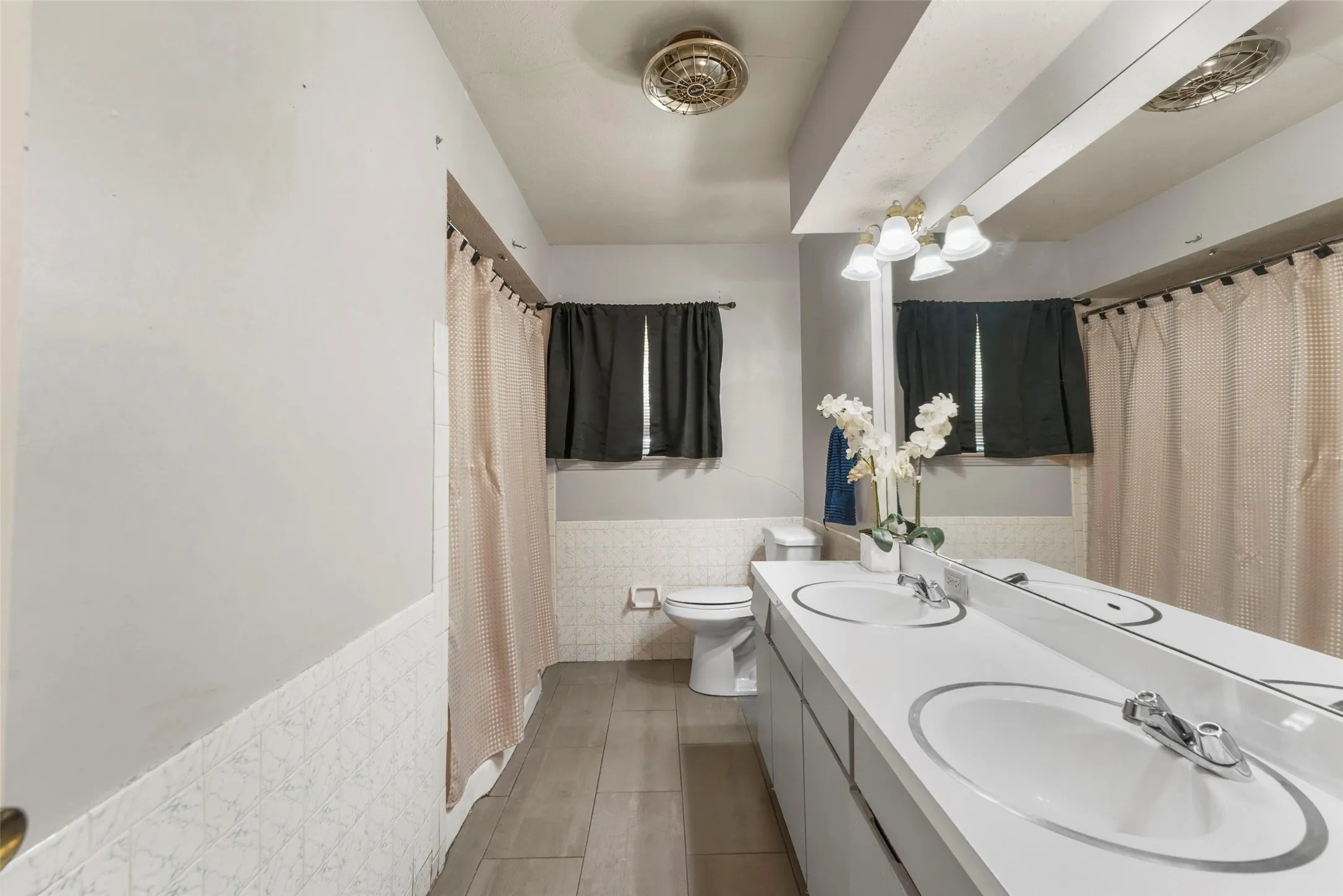 Single Family Residence For Sale in Dallas County , 613 Misty Glen Drive, De Soto, Texas 75115, 3 Bedroom, 2 Bathroom, Garage spaces, 2,184 Sqft, built in 1964, mls#21274447, Real Estate Agent in De Soto, Homes For Sale in Dallas county, Homes For Sale in De Soto, Realtor in De Soto Texas, Real Estate Brokerage Independent Realty Texas, Luminita Cordes Realtor