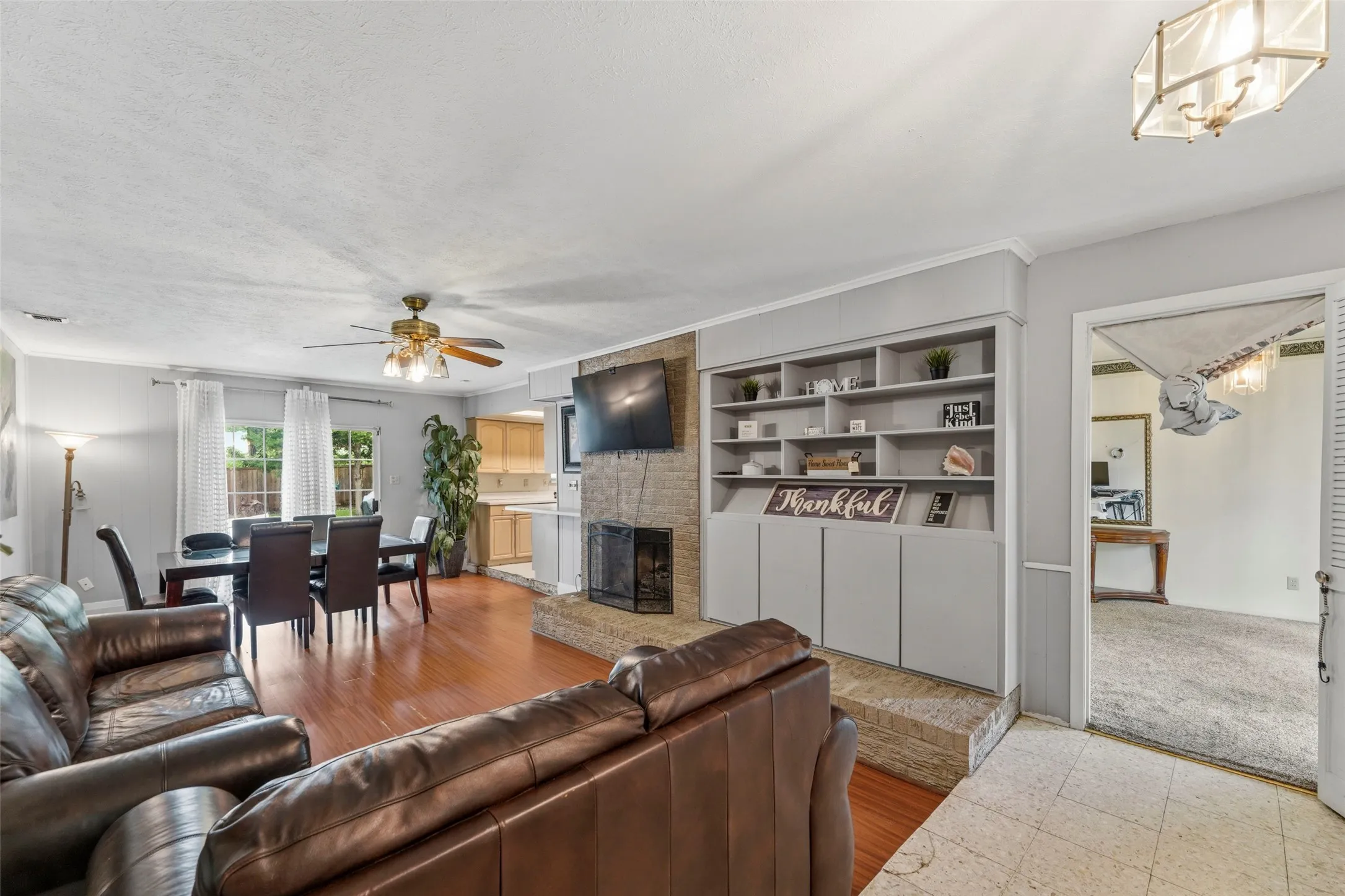 Single Family Residence For Sale in Dallas County , 613 Misty Glen Drive, De Soto, Texas 75115, 3 Bedroom, 2 Bathroom, Garage spaces, 2,184 Sqft, built in 1964, mls#21274447, Real Estate Agent in De Soto, Homes For Sale in Dallas county, Homes For Sale in De Soto, Realtor in De Soto Texas, Real Estate Brokerage Independent Realty Texas, Luminita Cordes Realtor