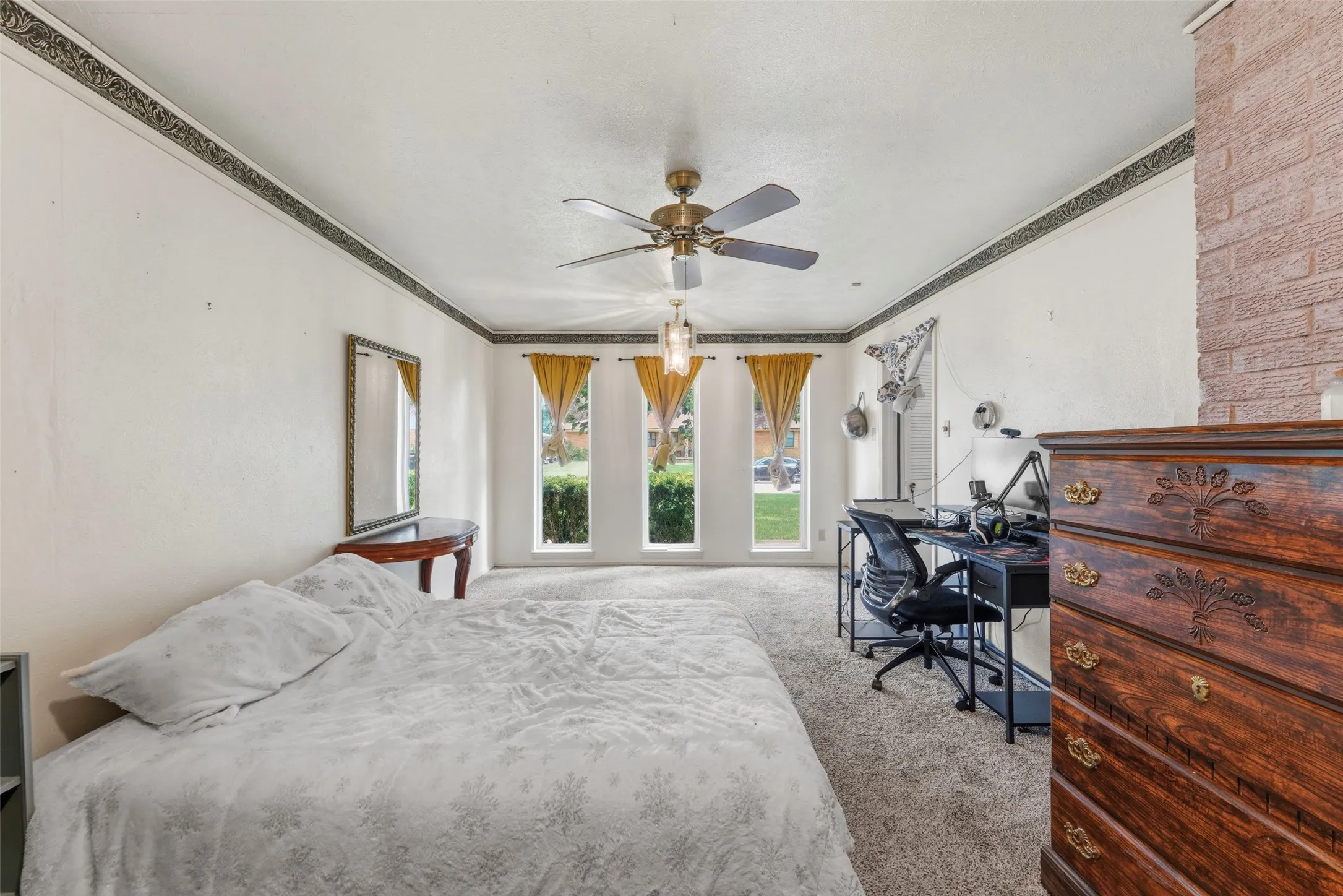 Single Family Residence For Sale in Dallas County , 613 Misty Glen Drive, De Soto, Texas 75115, 3 Bedroom, 2 Bathroom, Garage spaces, 2,184 Sqft, built in 1964, mls#21274447, Real Estate Agent in De Soto, Homes For Sale in Dallas county, Homes For Sale in De Soto, Realtor in De Soto Texas, Real Estate Brokerage Independent Realty Texas, Luminita Cordes Realtor