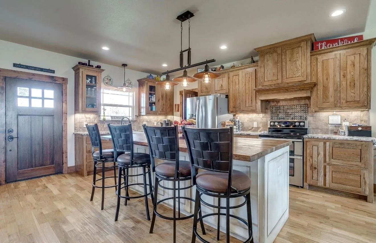 Single Family Residence For Sale in Parker County , TBD Loggins Trail, Poolville, Texas 76487, 3 Bedroom, 3 Bathroom, Garage spaces, 2,186 Sqft, built in 2019, mls#21275470, Real Estate Agent in Poolville, Homes For Sale in Parker county, Homes For Sale in Poolville, Realtor in Poolville Texas, Real Estate Brokerage Independent Realty Texas, Luminita Cordes Realtor
