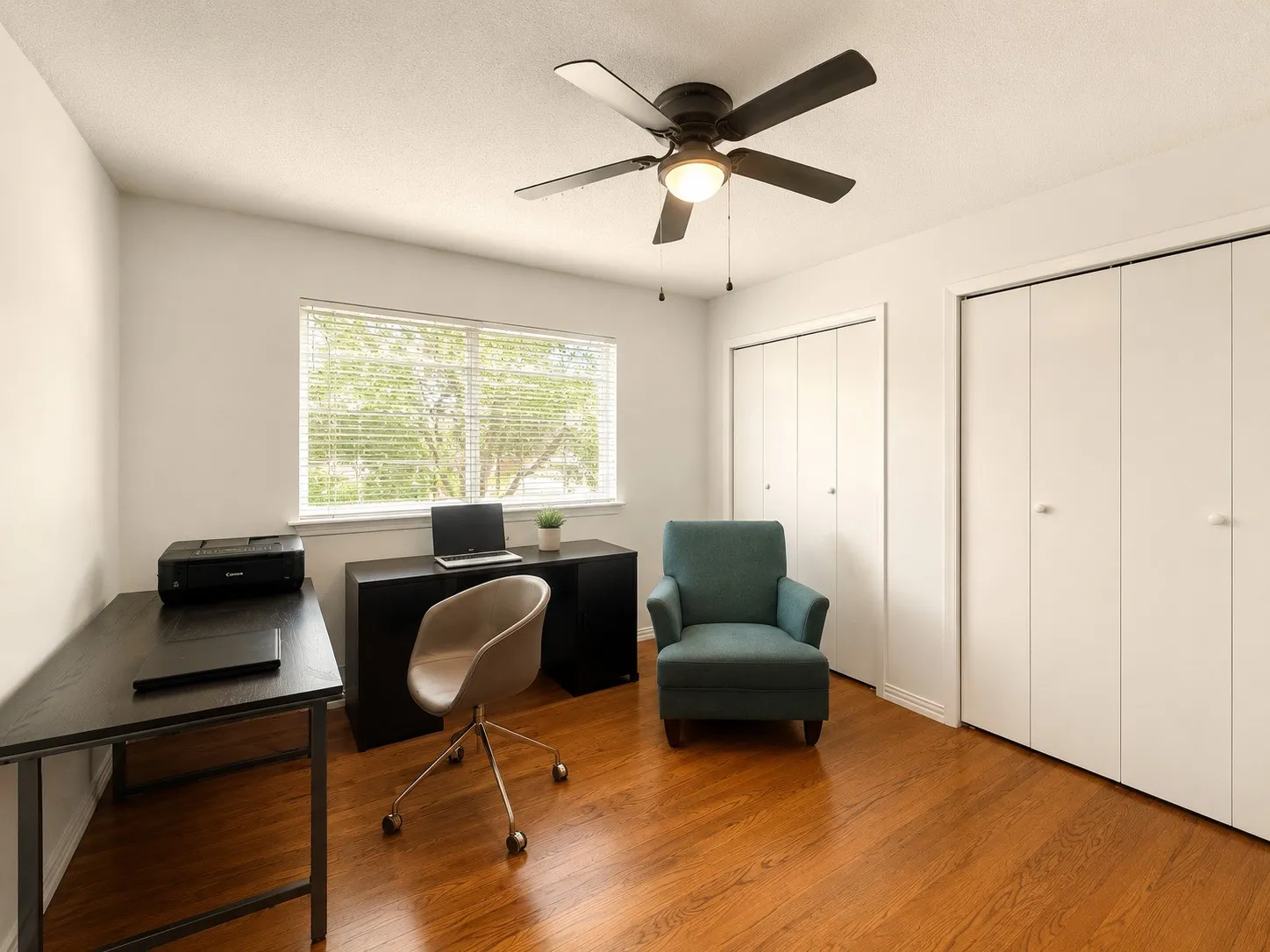 Single Family Residence For Sale in Dallas County , 4001 Glenhaven Drive, Garland, Texas 75042, 4 Bedrooms, 3 Bathrooms, 2 Garage spaces, 2,164 Sqft, built in 1965, Price $345,000, mls#21275026, Real Estate Agent in Garland, Homes For Sale in Dallas county, Homes For Sale in Garland, Realtor in Garland Texas, Real Estate Brokerage Independent Realty Texas, Luminita Cordes Realtor