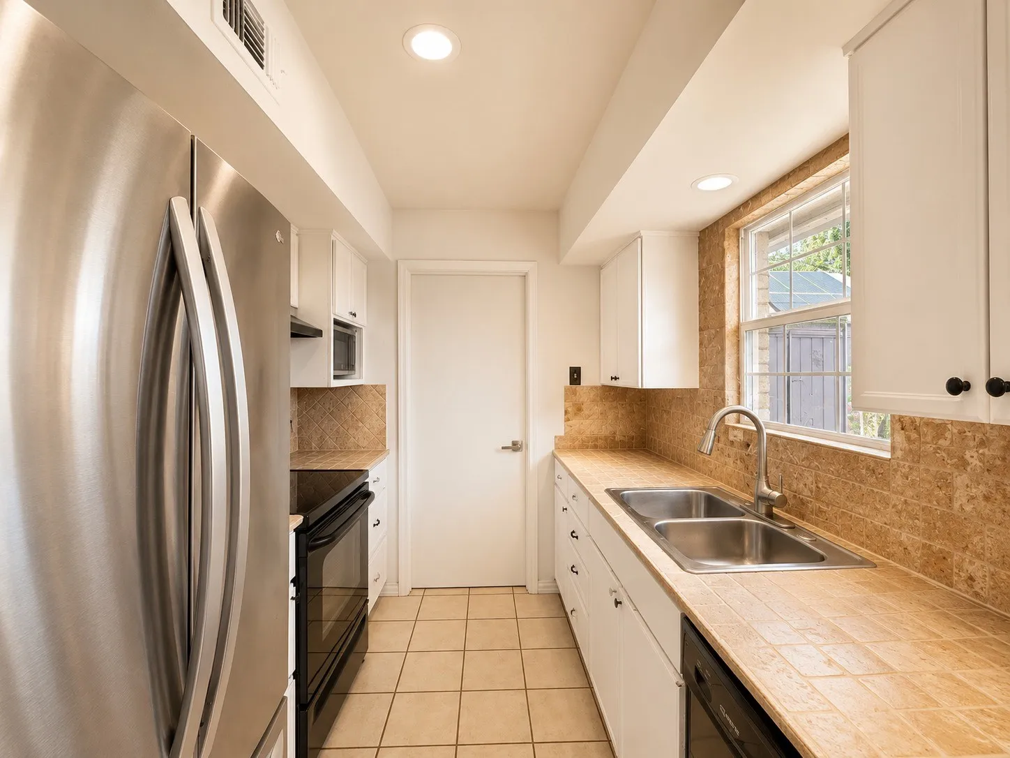Single Family Residence For Sale in Dallas County , 4001 Glenhaven Drive, Garland, Texas 75042, 4 Bedrooms, 3 Bathrooms, 2 Garage spaces, 2,164 Sqft, built in 1965, Price $345,000, mls#21275026, Real Estate Agent in Garland, Homes For Sale in Dallas county, Homes For Sale in Garland, Realtor in Garland Texas, Real Estate Brokerage Independent Realty Texas, Luminita Cordes Realtor