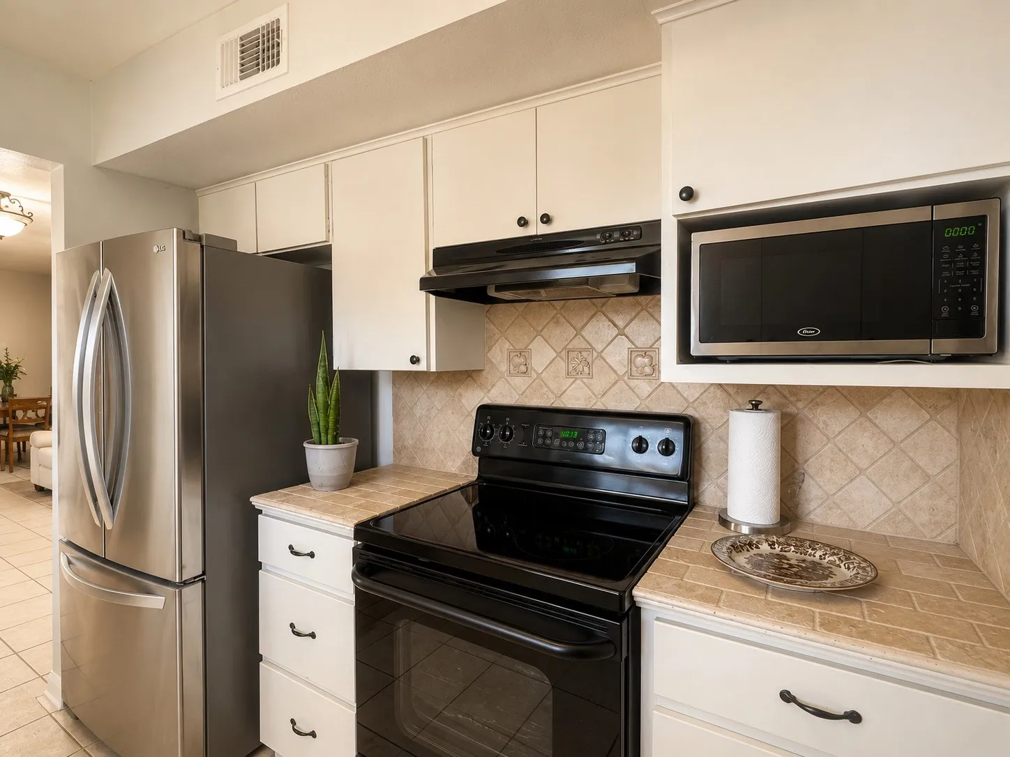 Single Family Residence For Sale in Dallas County , 4001 Glenhaven Drive, Garland, Texas 75042, 4 Bedrooms, 3 Bathrooms, 2 Garage spaces, 2,164 Sqft, built in 1965, Price $345,000, mls#21275026, Real Estate Agent in Garland, Homes For Sale in Dallas county, Homes For Sale in Garland, Realtor in Garland Texas, Real Estate Brokerage Independent Realty Texas, Luminita Cordes Realtor