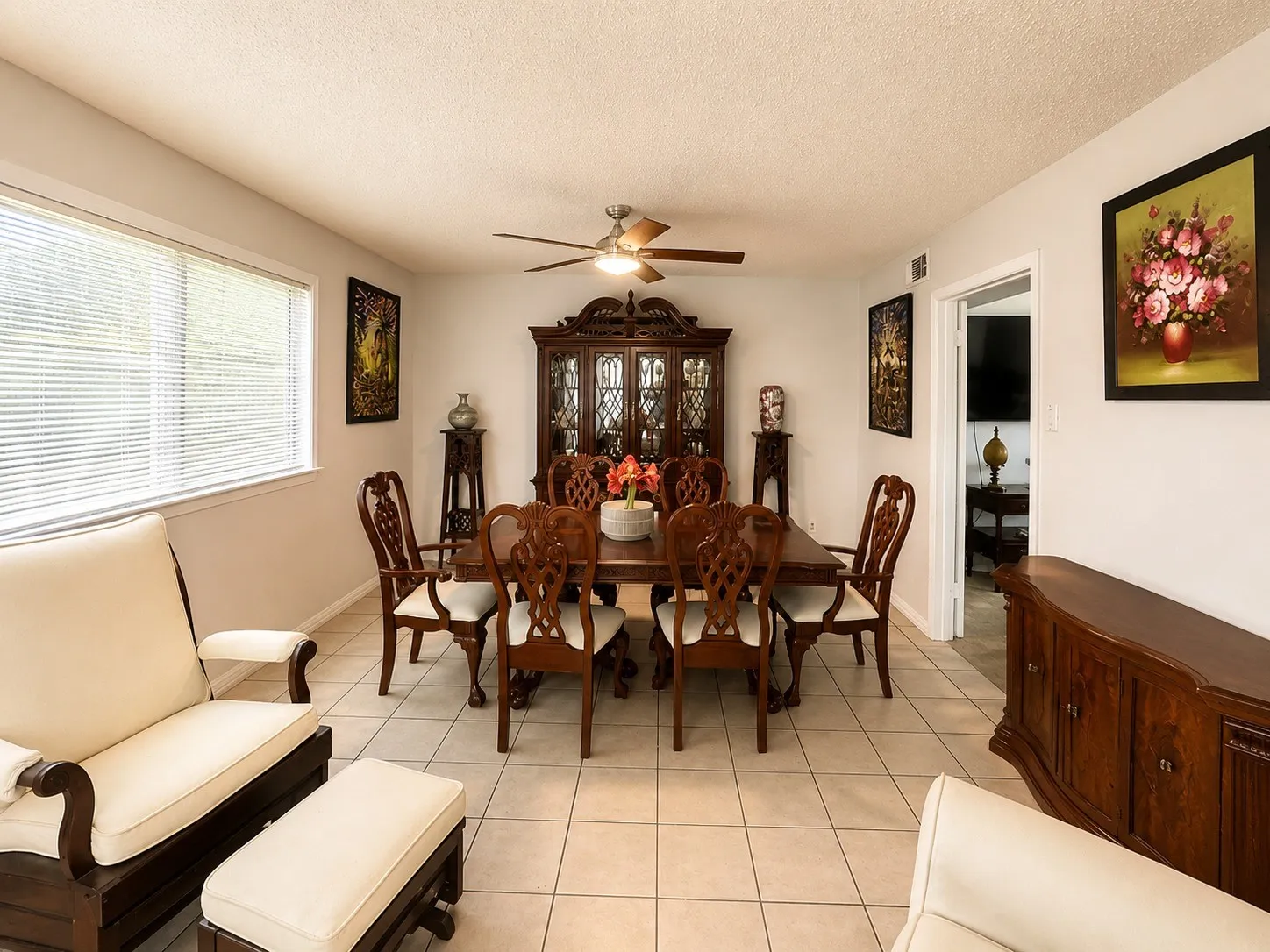 Single Family Residence For Sale in Dallas County , 4001 Glenhaven Drive, Garland, Texas 75042, 4 Bedrooms, 3 Bathrooms, 2 Garage spaces, 2,164 Sqft, built in 1965, Price $345,000, mls#21275026, Real Estate Agent in Garland, Homes For Sale in Dallas county, Homes For Sale in Garland, Realtor in Garland Texas, Real Estate Brokerage Independent Realty Texas, Luminita Cordes Realtor