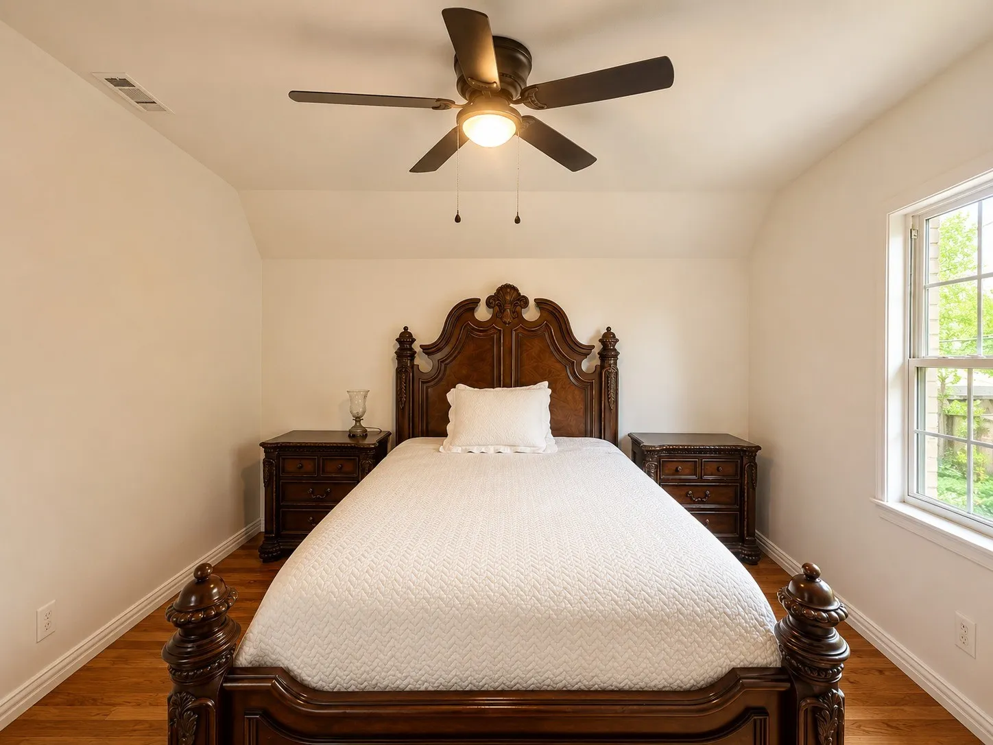 Single Family Residence For Sale in Dallas County , 4001 Glenhaven Drive, Garland, Texas 75042, 4 Bedrooms, 3 Bathrooms, 2 Garage spaces, 2,164 Sqft, built in 1965, Price $345,000, mls#21275026, Real Estate Agent in Garland, Homes For Sale in Dallas county, Homes For Sale in Garland, Realtor in Garland Texas, Real Estate Brokerage Independent Realty Texas, Luminita Cordes Realtor
