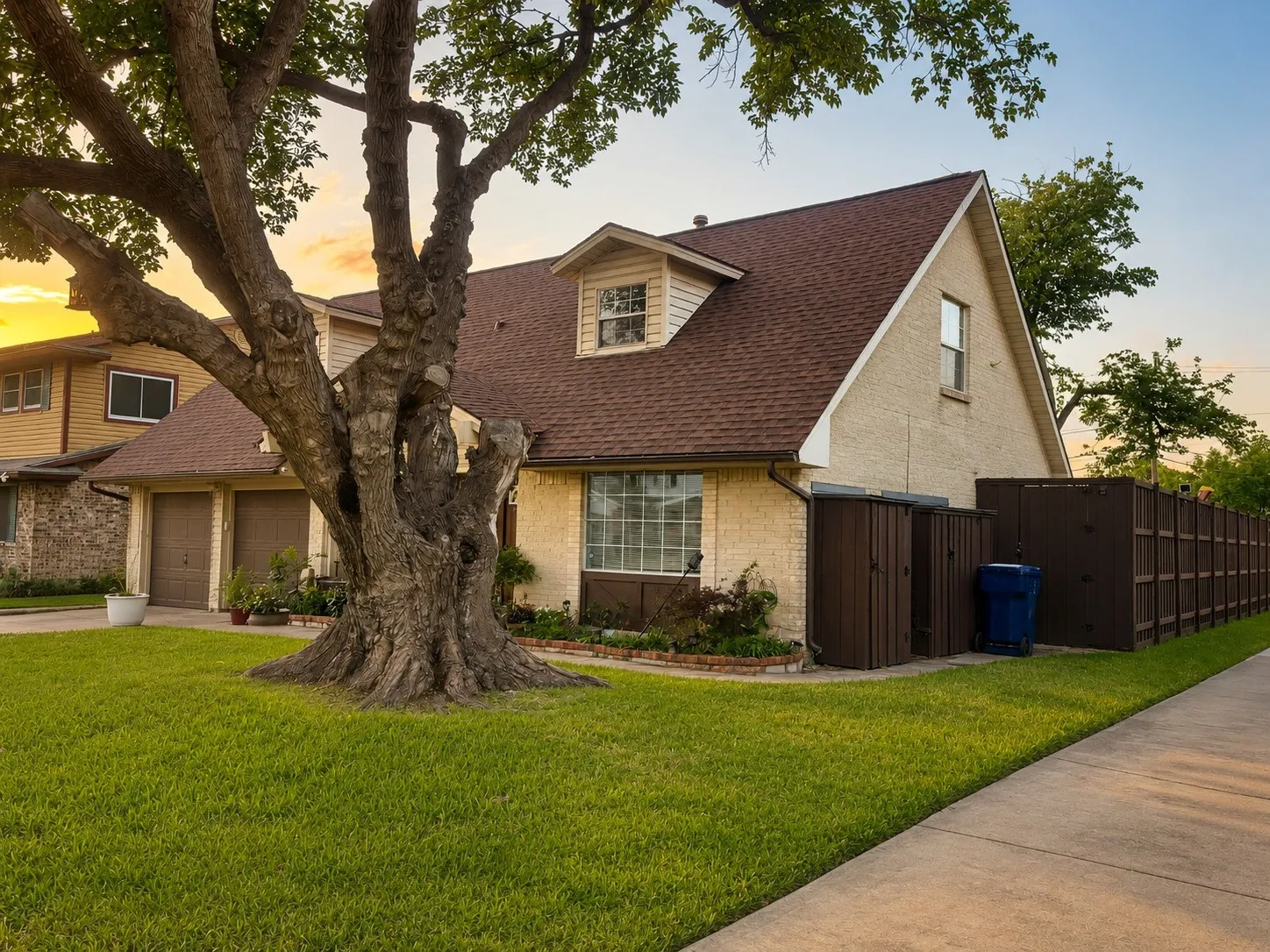 Single Family Residence For Sale in Dallas County , 4001 Glenhaven Drive, Garland, Texas 75042, 4 Bedrooms, 3 Bathrooms, 2 Garage spaces, 2,164 Sqft, built in 1965, Price $345,000, mls#21275026, Real Estate Agent in Garland, Homes For Sale in Dallas county, Homes For Sale in Garland, Realtor in Garland Texas, Real Estate Brokerage Independent Realty Texas, Luminita Cordes Realtor