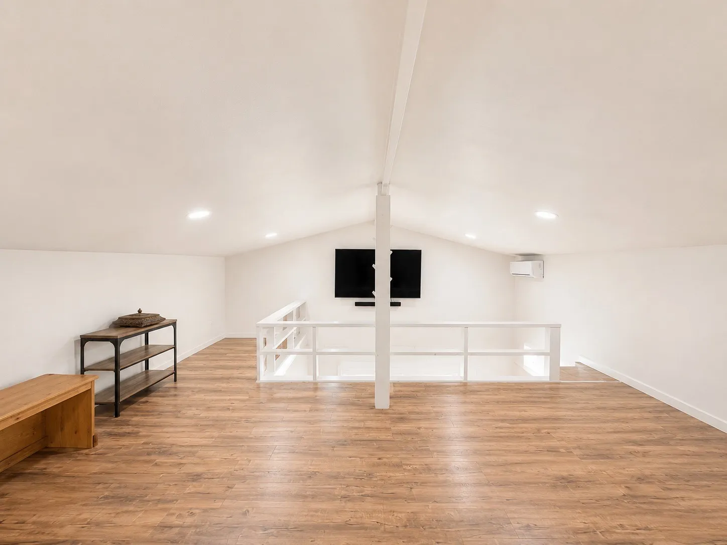 Single Family Residence For Sale in Dallas County , 4001 Glenhaven Drive, Garland, Texas 75042, 4 Bedrooms, 3 Bathrooms, 2 Garage spaces, 2,164 Sqft, built in 1965, Price $345,000, mls#21275026, Real Estate Agent in Garland, Homes For Sale in Dallas county, Homes For Sale in Garland, Realtor in Garland Texas, Real Estate Brokerage Independent Realty Texas, Luminita Cordes Realtor