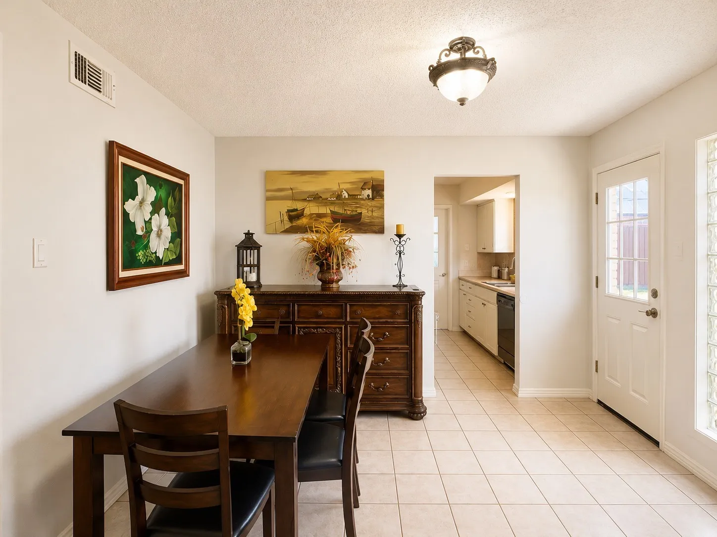 Single Family Residence For Sale in Dallas County , 4001 Glenhaven Drive, Garland, Texas 75042, 4 Bedrooms, 3 Bathrooms, 2 Garage spaces, 2,164 Sqft, built in 1965, Price $345,000, mls#21275026, Real Estate Agent in Garland, Homes For Sale in Dallas county, Homes For Sale in Garland, Realtor in Garland Texas, Real Estate Brokerage Independent Realty Texas, Luminita Cordes Realtor