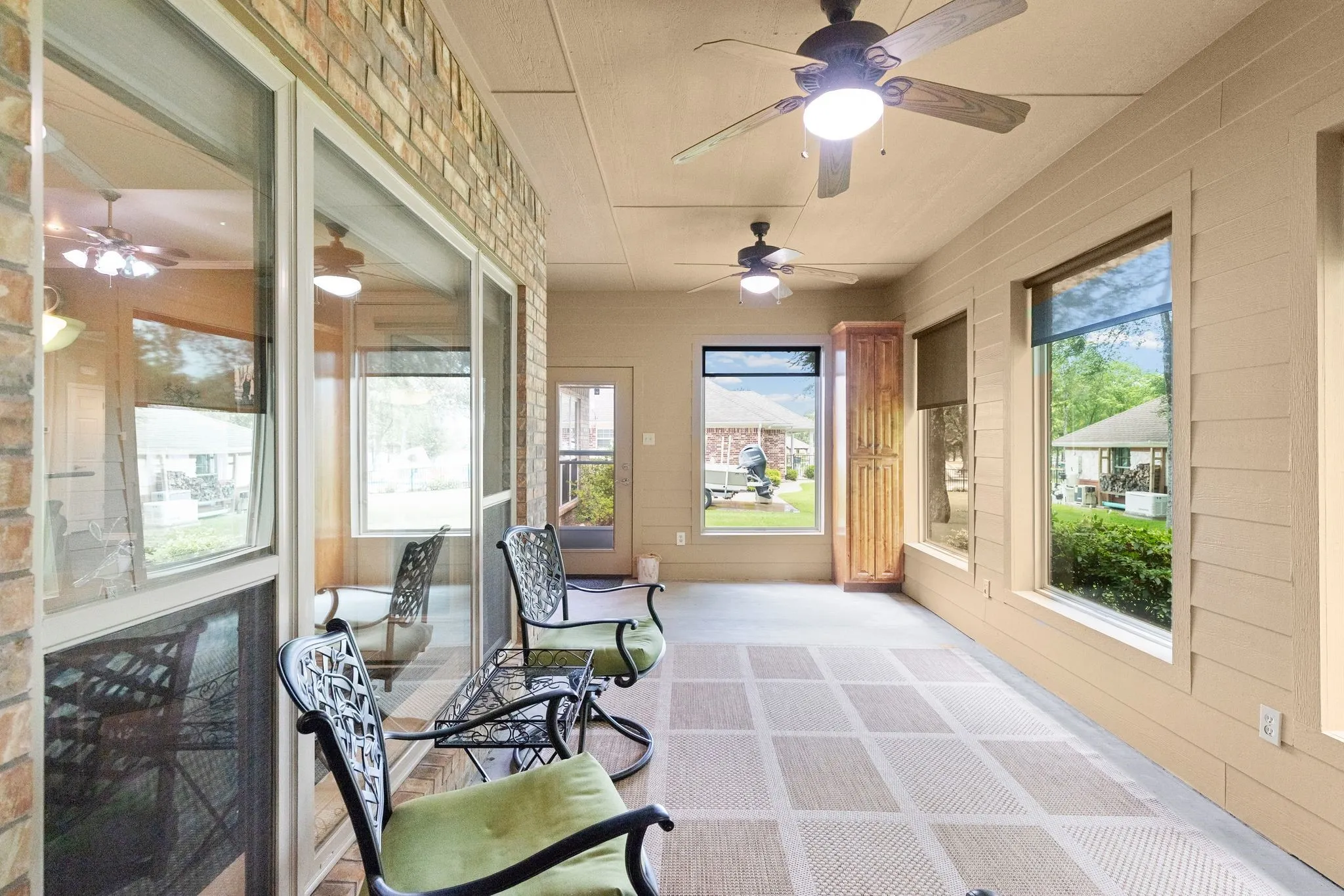 Single Family Residence For Sale in Rains County , 361 Rs County Road 3390, Emory, Texas 75440, 4 Bedroom, 2 Bathroom, 2 Garage spaces, 2,000 Sqft, built in 2008, mls#21272983, Real Estate Agent in Emory, Homes For Sale in Rains county, Homes For Sale in Emory, Realtor in Emory Texas, Real Estate Brokerage Independent Realty Texas, Luminita Cordes Realtor