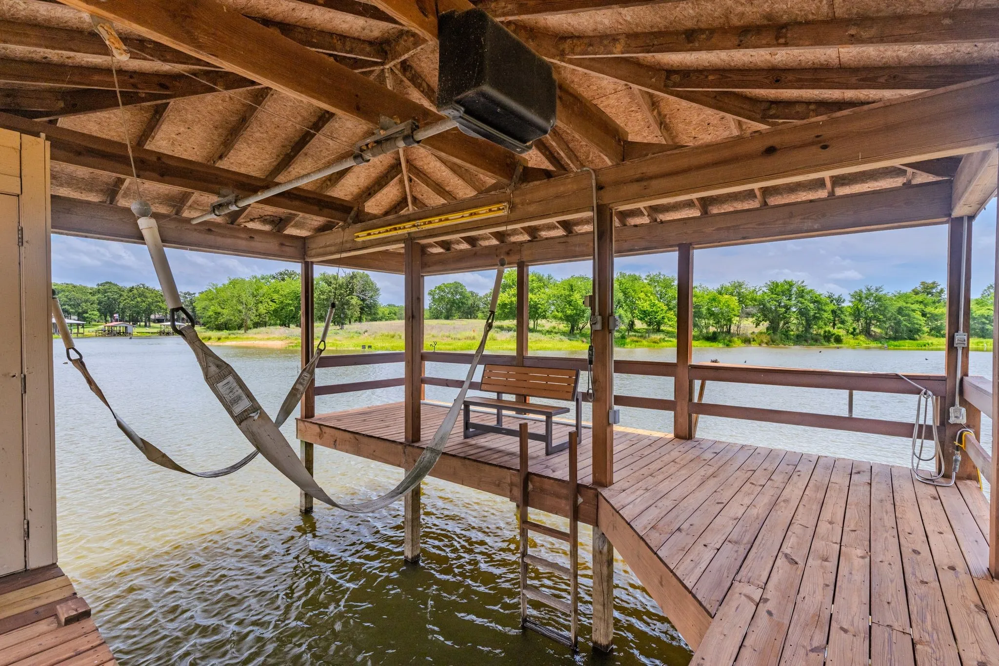 Single Family Residence For Sale in Rains County , 361 Rs County Road 3390, Emory, Texas 75440, 4 Bedroom, 2 Bathroom, 2 Garage spaces, 2,000 Sqft, built in 2008, mls#21272983, Real Estate Agent in Emory, Homes For Sale in Rains county, Homes For Sale in Emory, Realtor in Emory Texas, Real Estate Brokerage Independent Realty Texas, Luminita Cordes Realtor