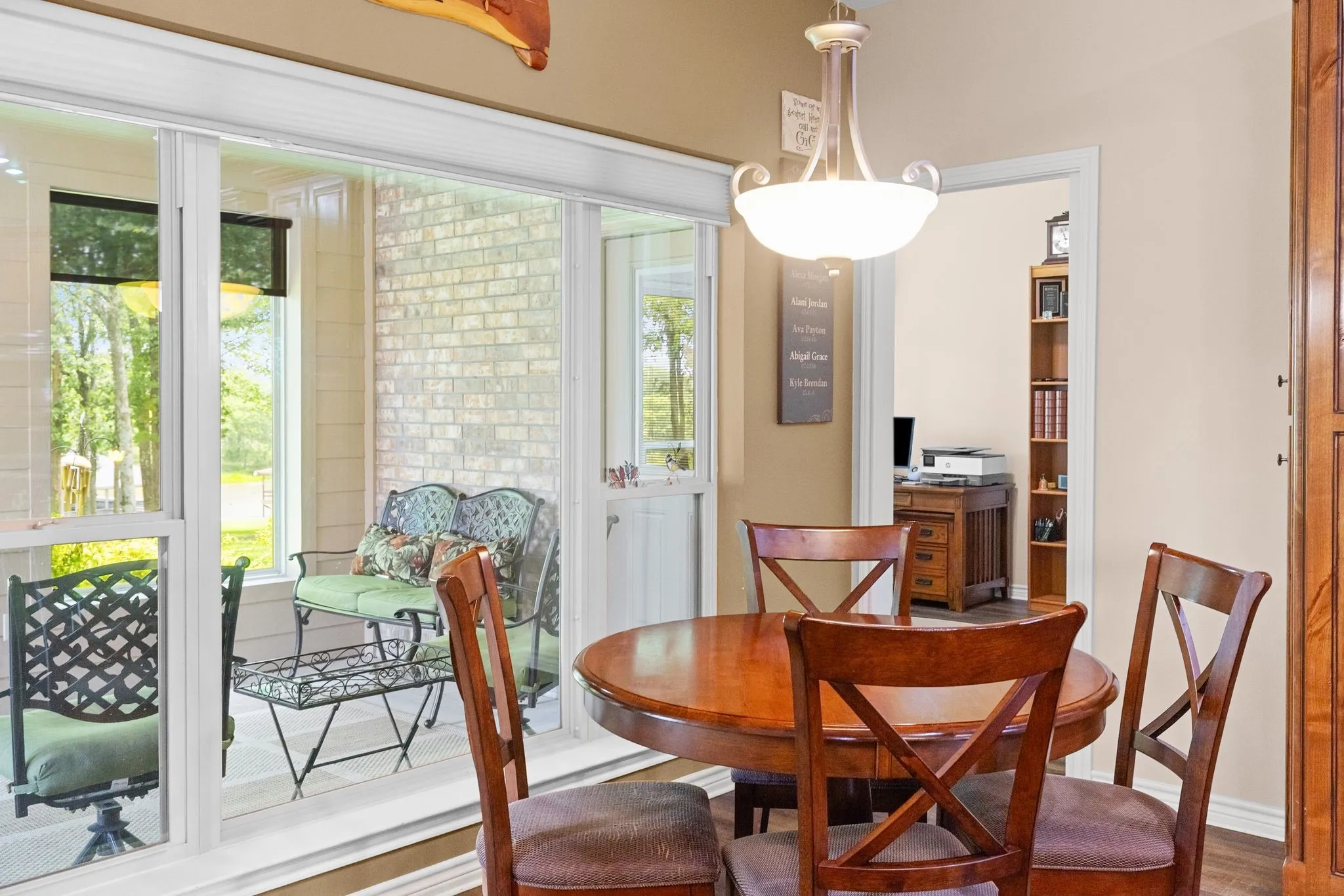 Single Family Residence For Sale in Rains County , 361 Rs County Road 3390, Emory, Texas 75440, 4 Bedroom, 2 Bathroom, 2 Garage spaces, 2,000 Sqft, built in 2008, mls#21272983, Real Estate Agent in Emory, Homes For Sale in Rains county, Homes For Sale in Emory, Realtor in Emory Texas, Real Estate Brokerage Independent Realty Texas, Luminita Cordes Realtor