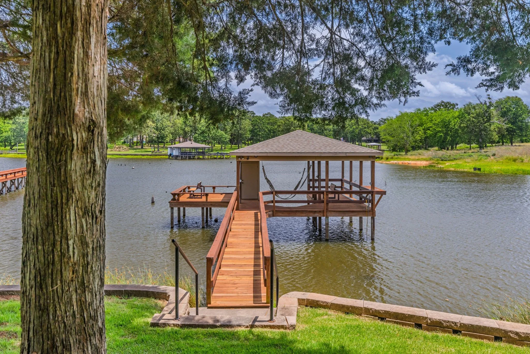 Single Family Residence For Sale in Rains County , 361 Rs County Road 3390, Emory, Texas 75440, 4 Bedroom, 2 Bathroom, 2 Garage spaces, 2,000 Sqft, built in 2008, mls#21272983, Real Estate Agent in Emory, Homes For Sale in Rains county, Homes For Sale in Emory, Realtor in Emory Texas, Real Estate Brokerage Independent Realty Texas, Luminita Cordes Realtor
