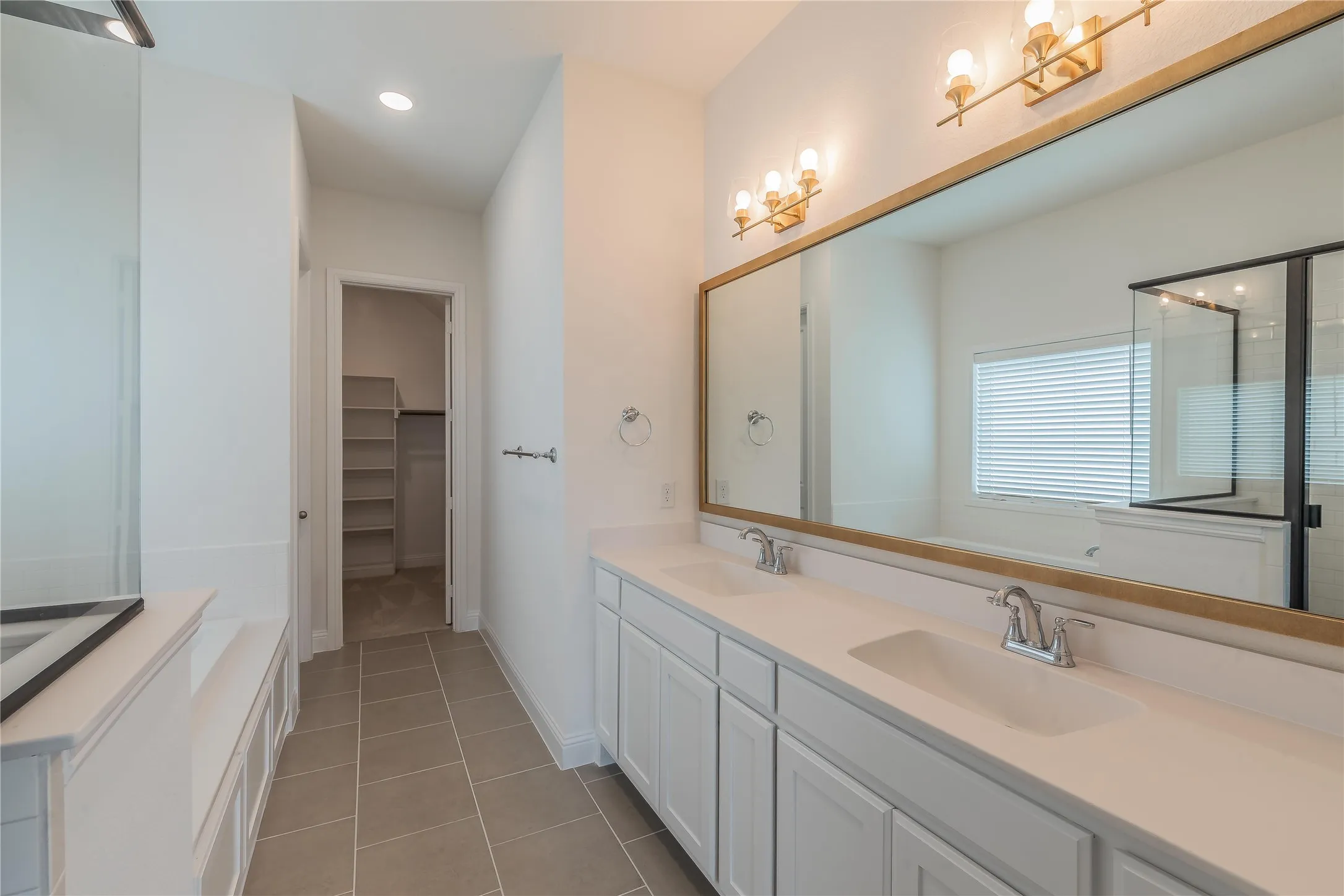 Single Family Residence For Rent in Parker County , 105 Observation Drive W, Aledo, Texas 76008, 4 Bedroom, 3 Bathroom, 2 Garage spaces, 2,850 Sqft, built in 2022, mls#21275563, Real Estate Agent in Aledo, Homes For Rent in Parker county, Homes For Rent in Aledo, Realtor in Aledo Texas, Real Estate Brokerage Independent Realty Texas, Luminita Cordes Realtor