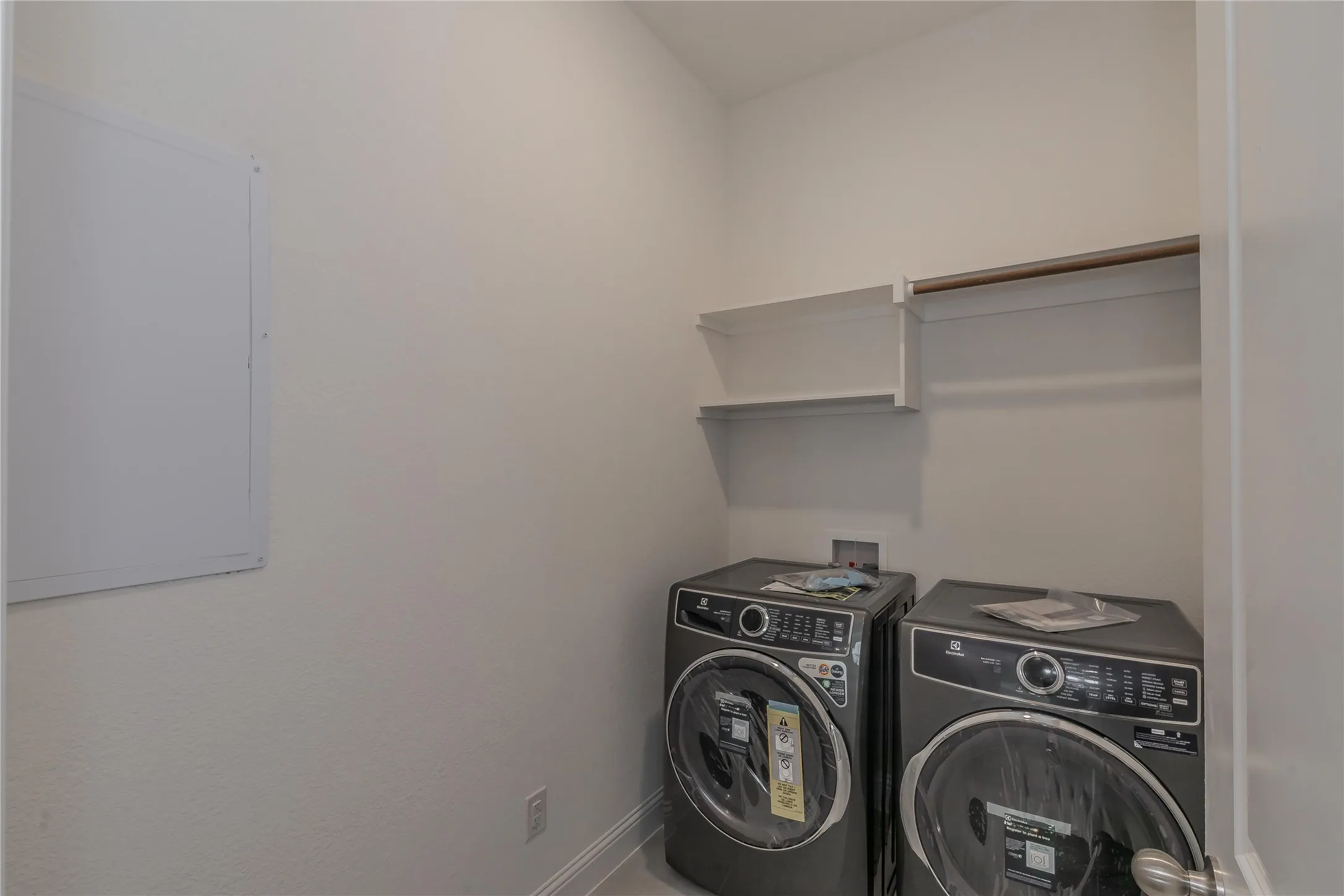 Single Family Residence For Rent in Parker County , 105 Observation Drive W, Aledo, Texas 76008, 4 Bedroom, 3 Bathroom, 2 Garage spaces, 2,850 Sqft, built in 2022, mls#21275563, Real Estate Agent in Aledo, Homes For Rent in Parker county, Homes For Rent in Aledo, Realtor in Aledo Texas, Real Estate Brokerage Independent Realty Texas, Luminita Cordes Realtor