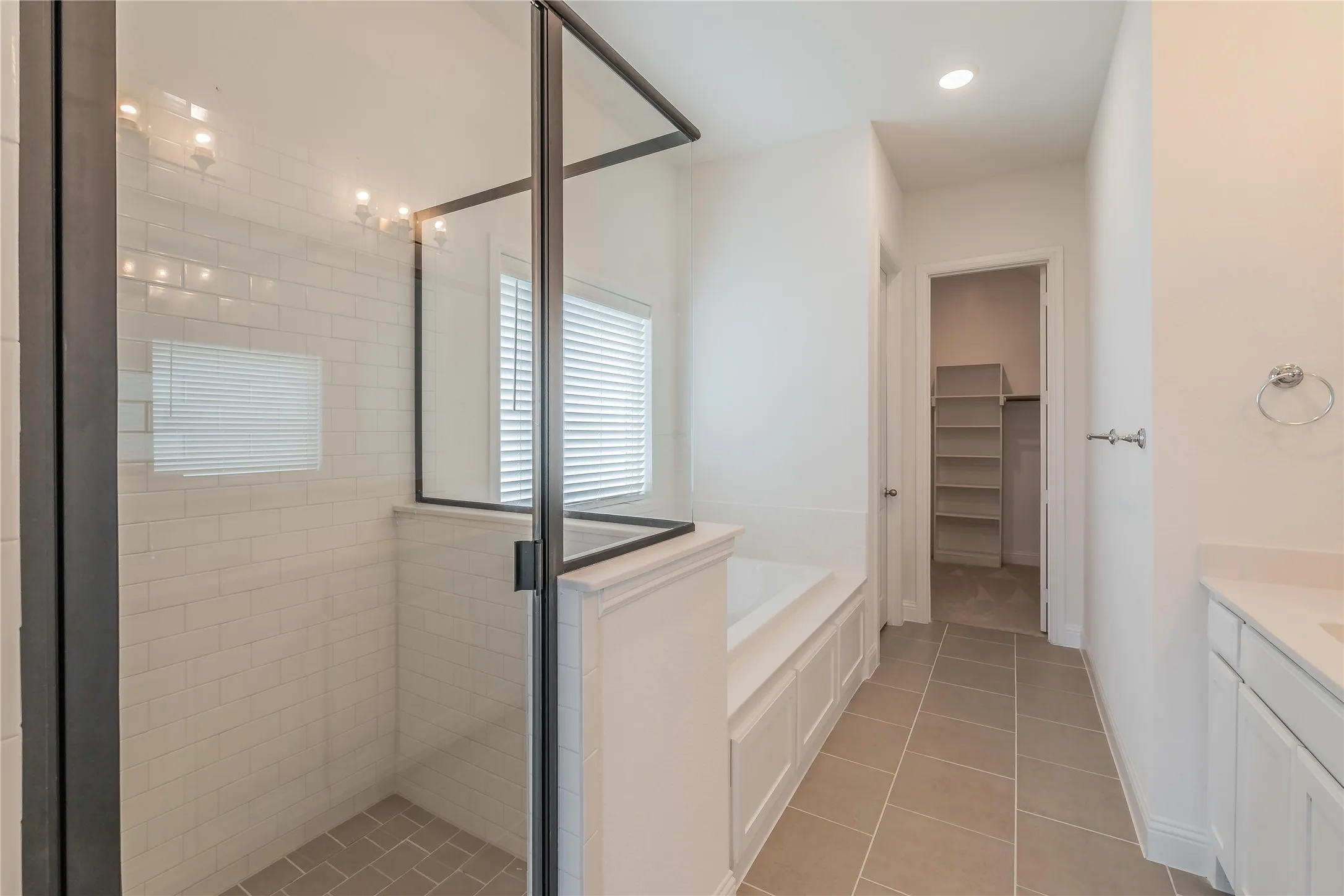 Single Family Residence For Rent in Parker County , 105 Observation Drive W, Aledo, Texas 76008, 4 Bedroom, 3 Bathroom, 2 Garage spaces, 2,850 Sqft, built in 2022, mls#21275563, Real Estate Agent in Aledo, Homes For Rent in Parker county, Homes For Rent in Aledo, Realtor in Aledo Texas, Real Estate Brokerage Independent Realty Texas, Luminita Cordes Realtor