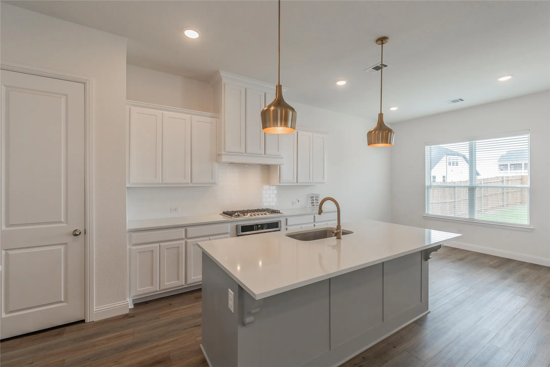 Single Family Residence For Rent in Parker County , 105 Observation Drive W, Aledo, Texas 76008, 4 Bedroom, 3 Bathroom, 2 Garage spaces, 2,850 Sqft, built in 2022, mls#21275563, Real Estate Agent in Aledo, Homes For Rent in Parker county, Homes For Rent in Aledo, Realtor in Aledo Texas, Real Estate Brokerage Independent Realty Texas, Luminita Cordes Realtor