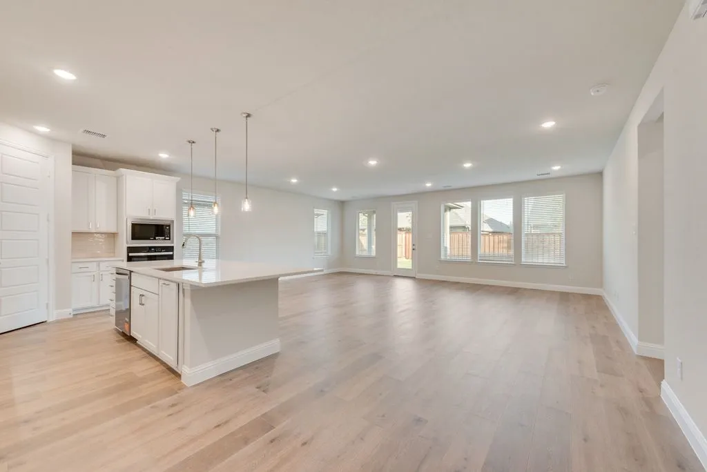 Single Family Residence For Sale in Denton County , 209 Hatherley Street, Little Elm, Texas 75068, 5 Bedroom, 4 Bathroom, 2 Garage spaces, 3,038 Sqft, built in 2026, mls#21275280, Real Estate Agent in Little Elm, Homes For Sale in Denton county, Homes For Sale in Little Elm, Realtor in Little Elm Texas, Real Estate Brokerage Independent Realty Texas, Luminita Cordes Realtor